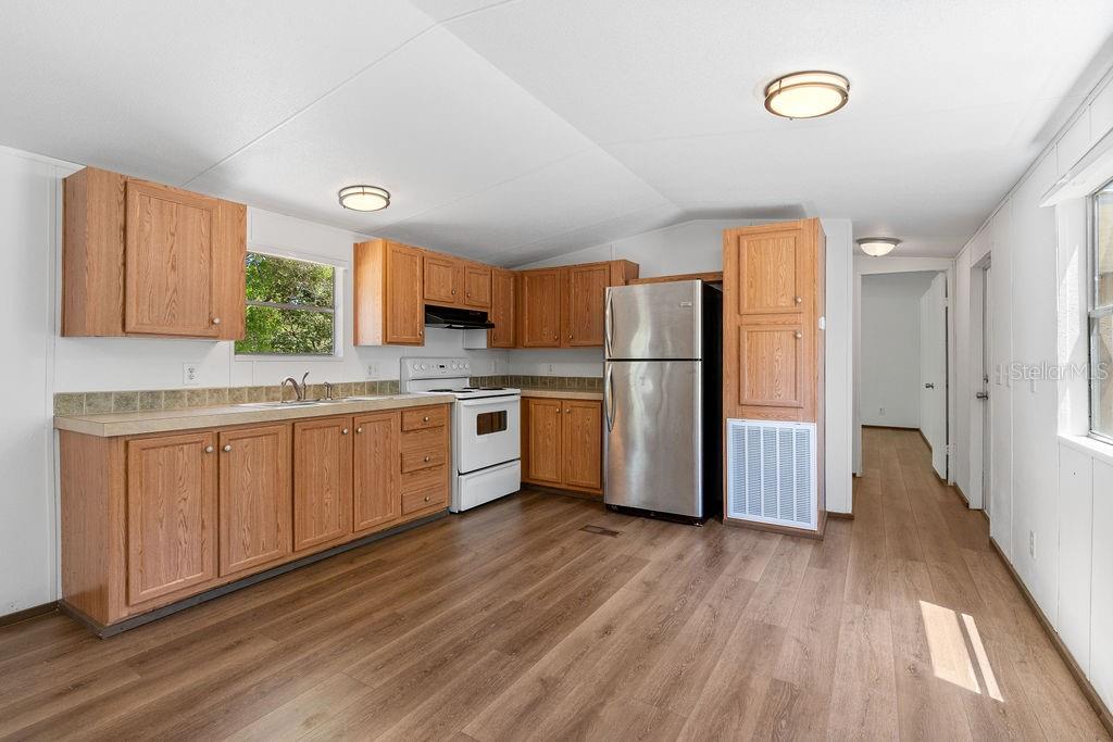 27133 MILLER RD — photo 7