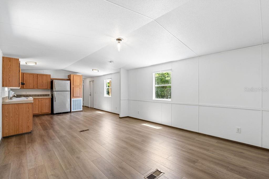 27133 MILLER RD — photo 5