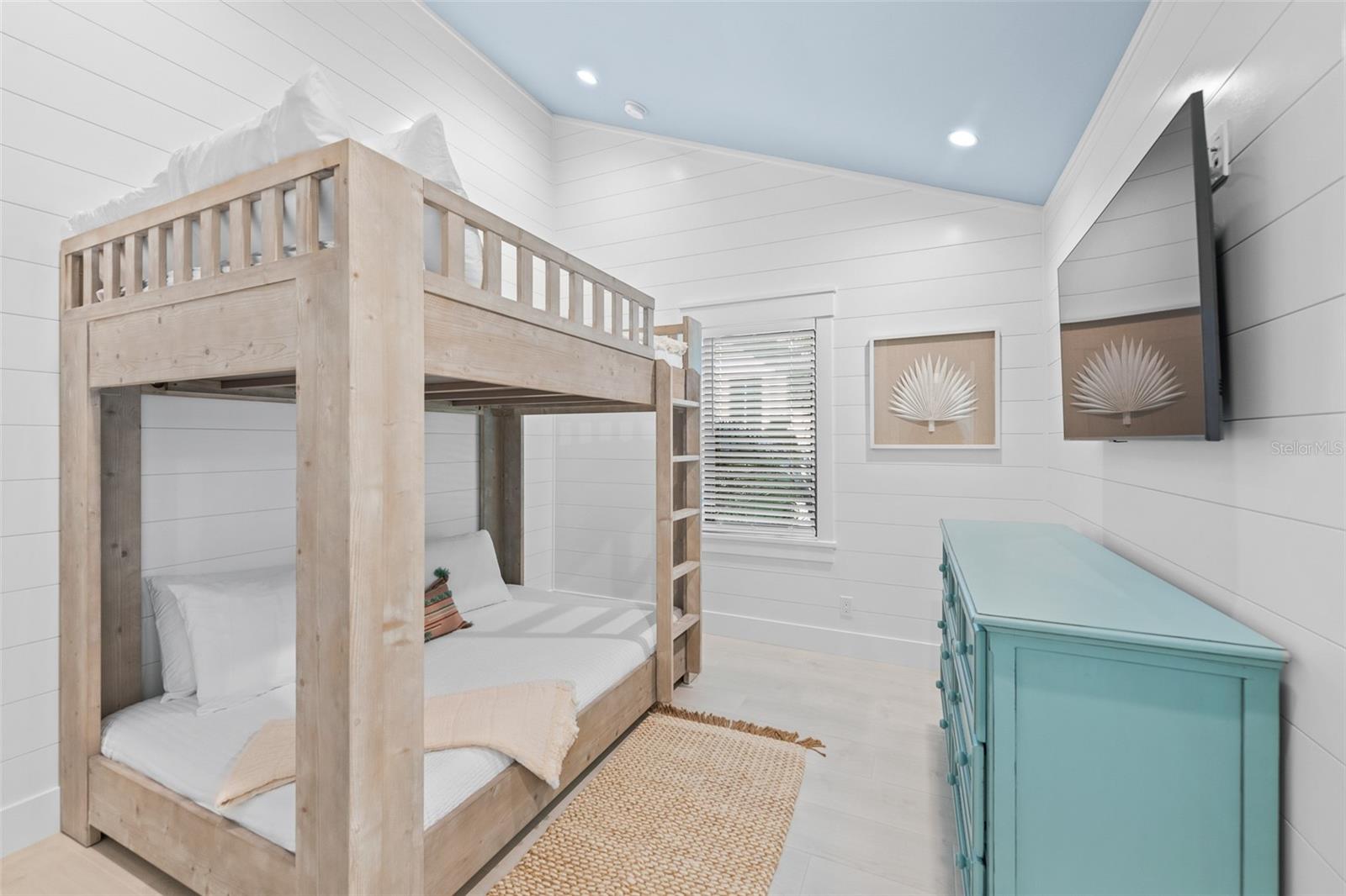 211 GRANT DR — photo 56