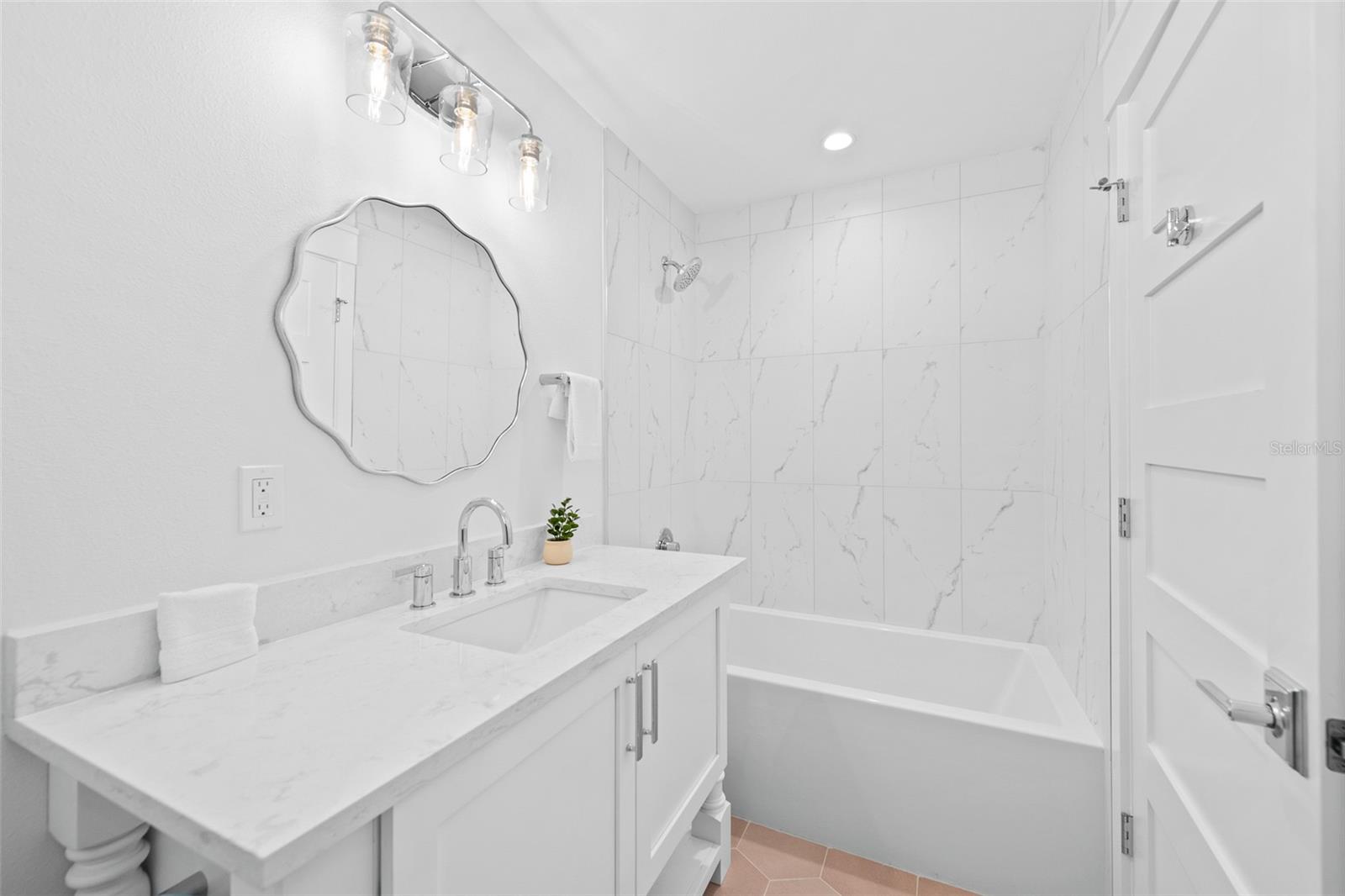 211 GRANT DR — photo 58