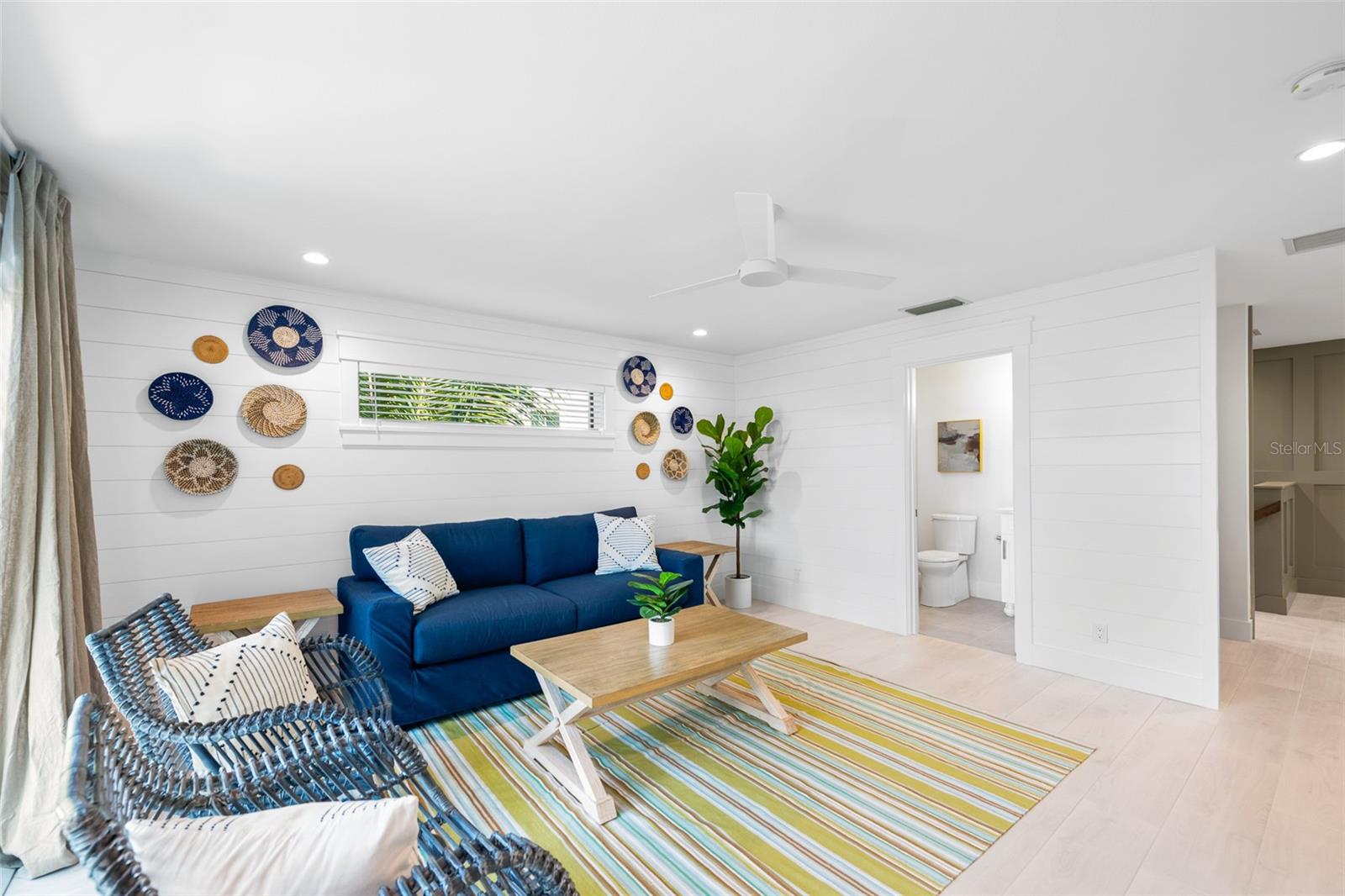 211 GRANT DR — photo 38
