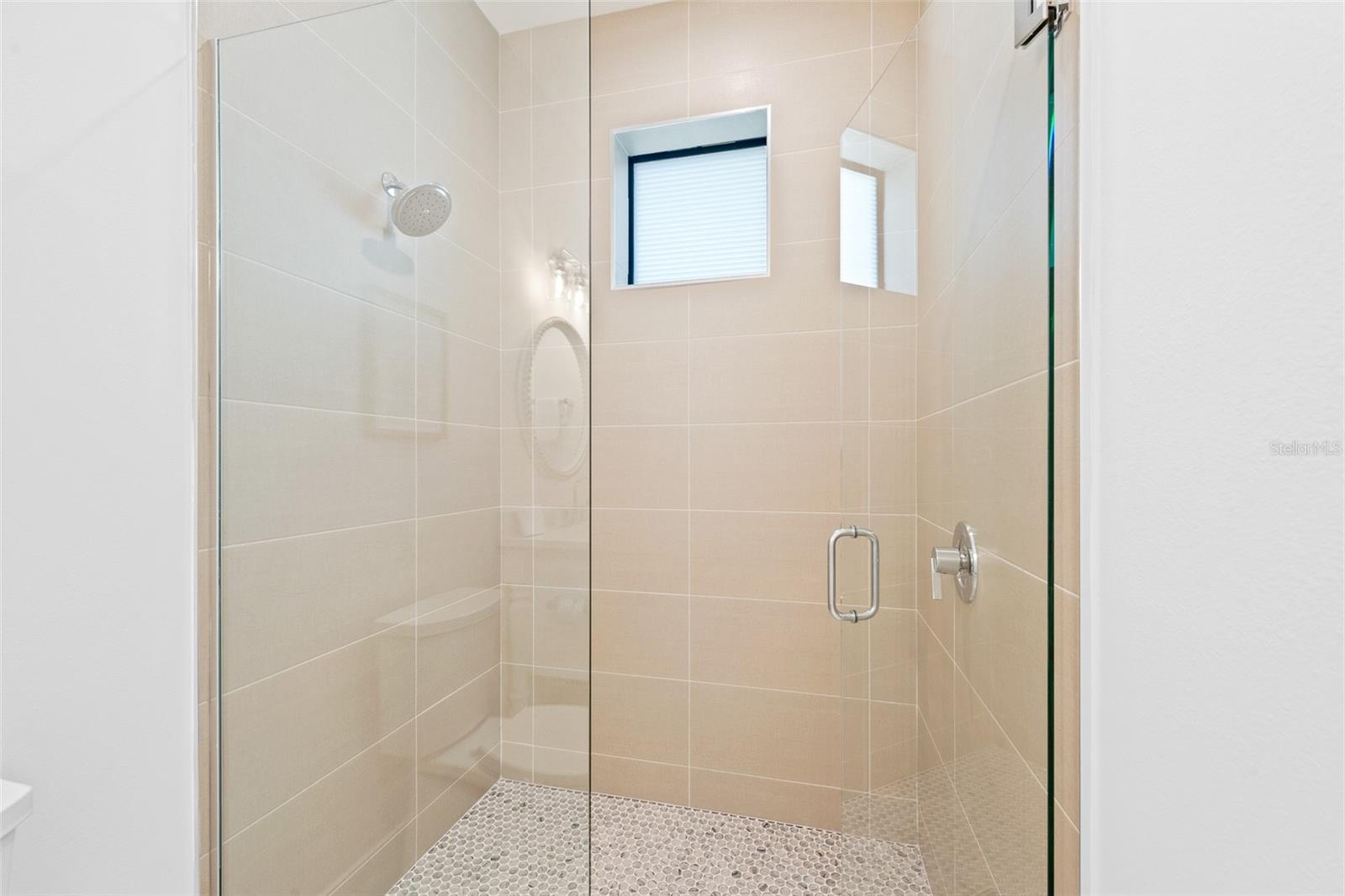 211 GRANT DR — photo 25