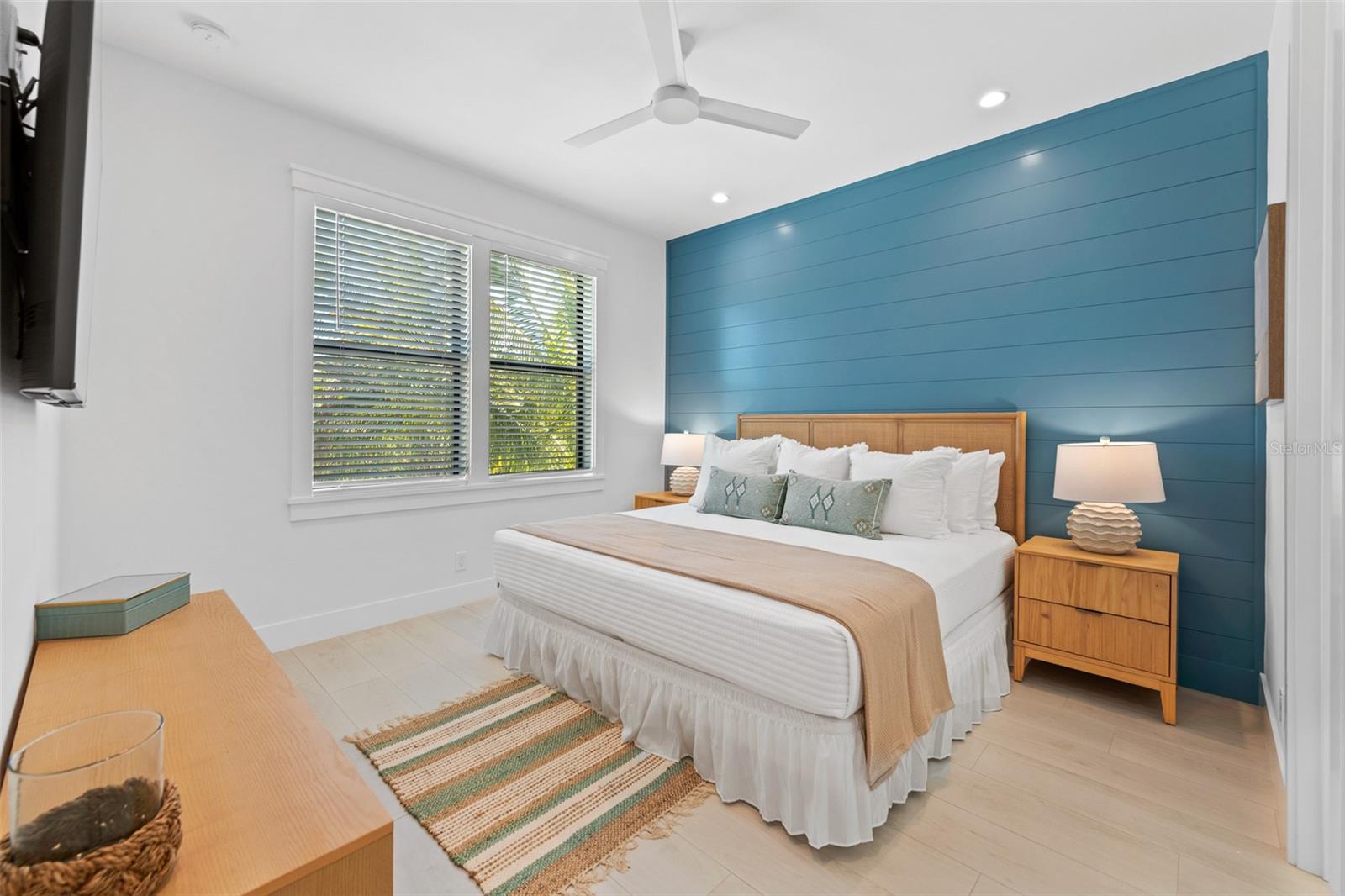 211 GRANT DR — photo 17