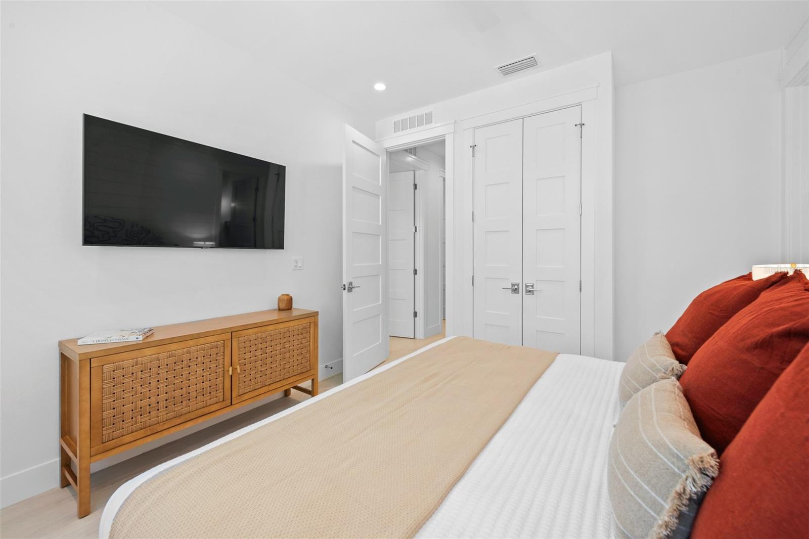 211 GRANT DR — photo 23