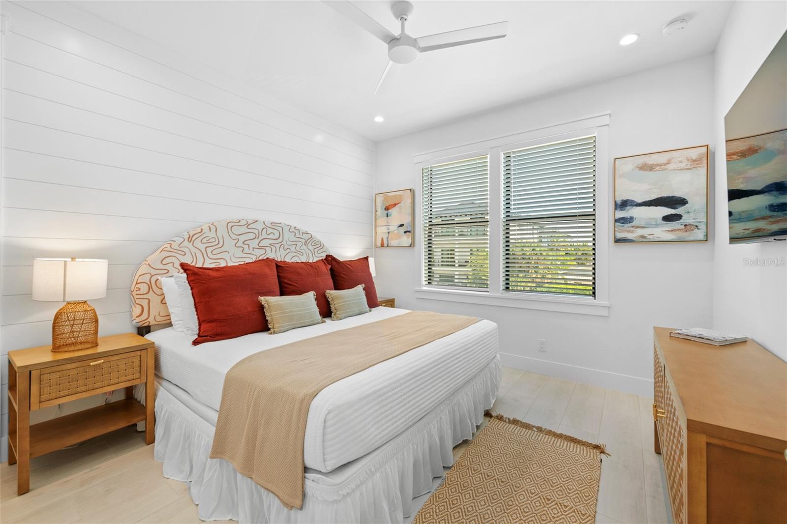 211 GRANT DR — photo 21