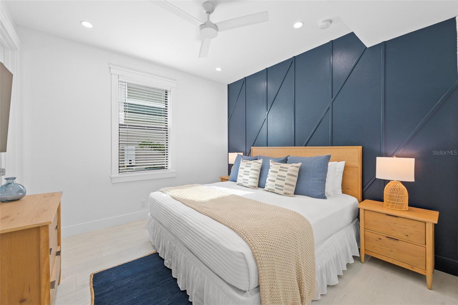 211 GRANT DR — photo 32