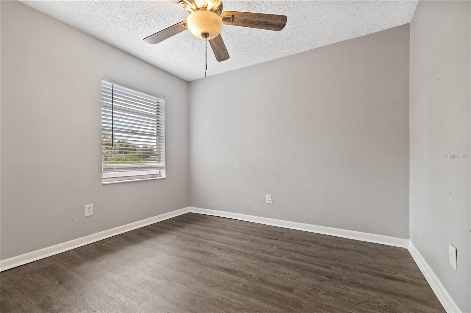 1221 E MOHAWK AVE #C — photo 10