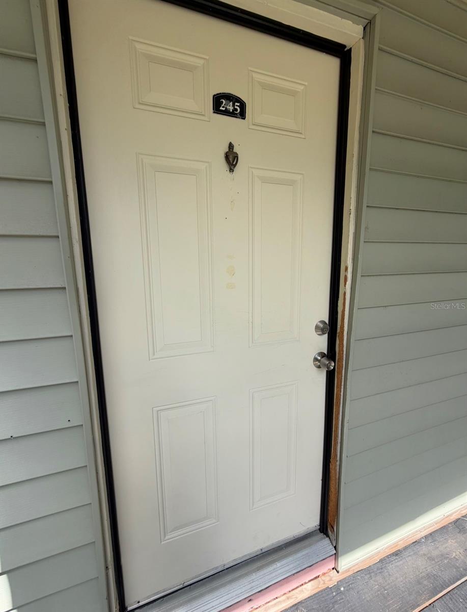 245 RED MAPLE PL — photo 3