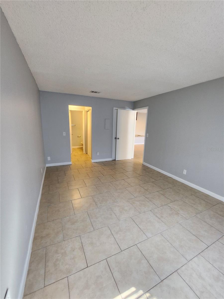 245 RED MAPLE PL — photo 9