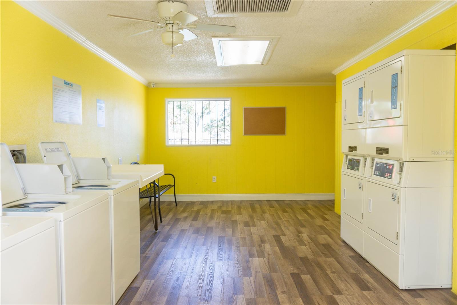 245 RED MAPLE PL — photo 19