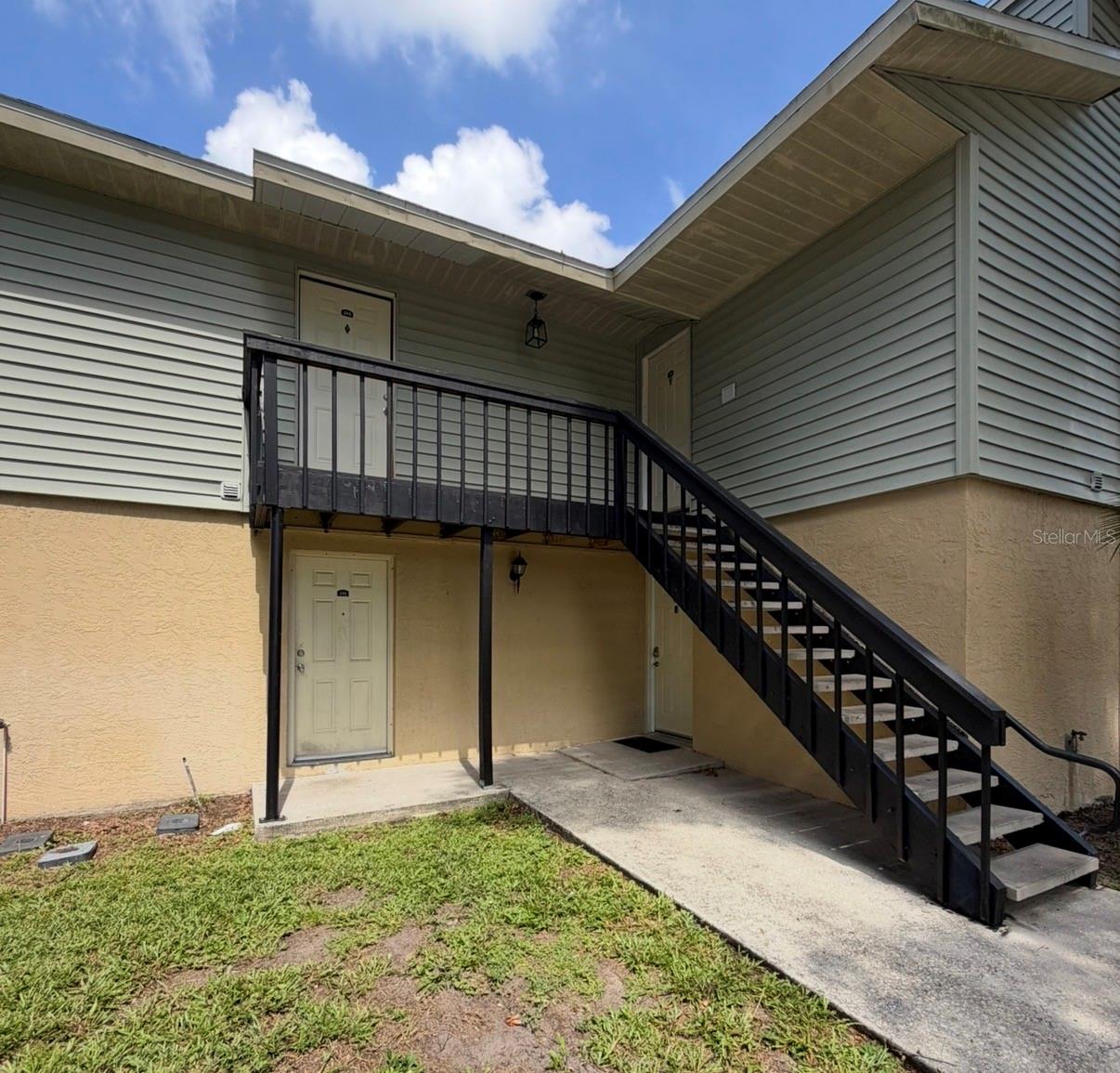 245 RED MAPLE PL — photo 2