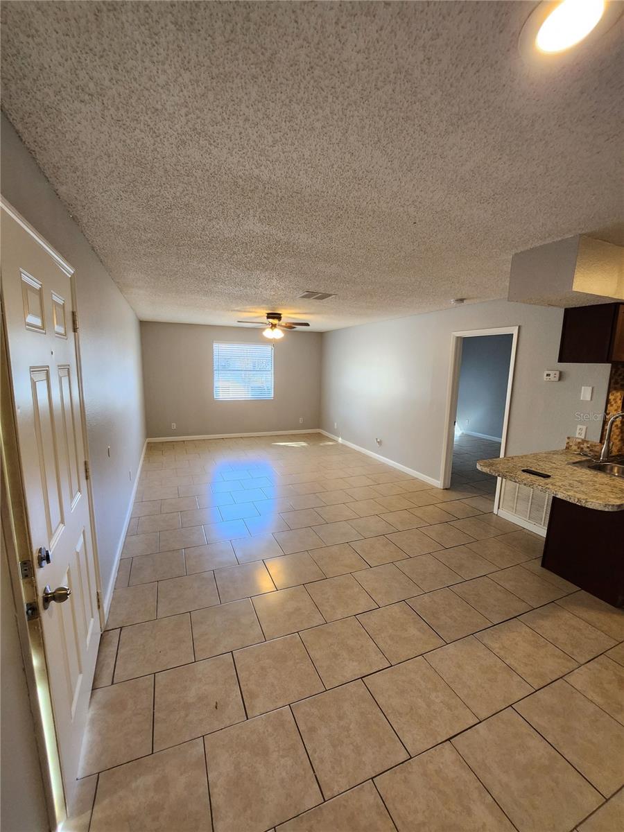 245 RED MAPLE PL — photo 4