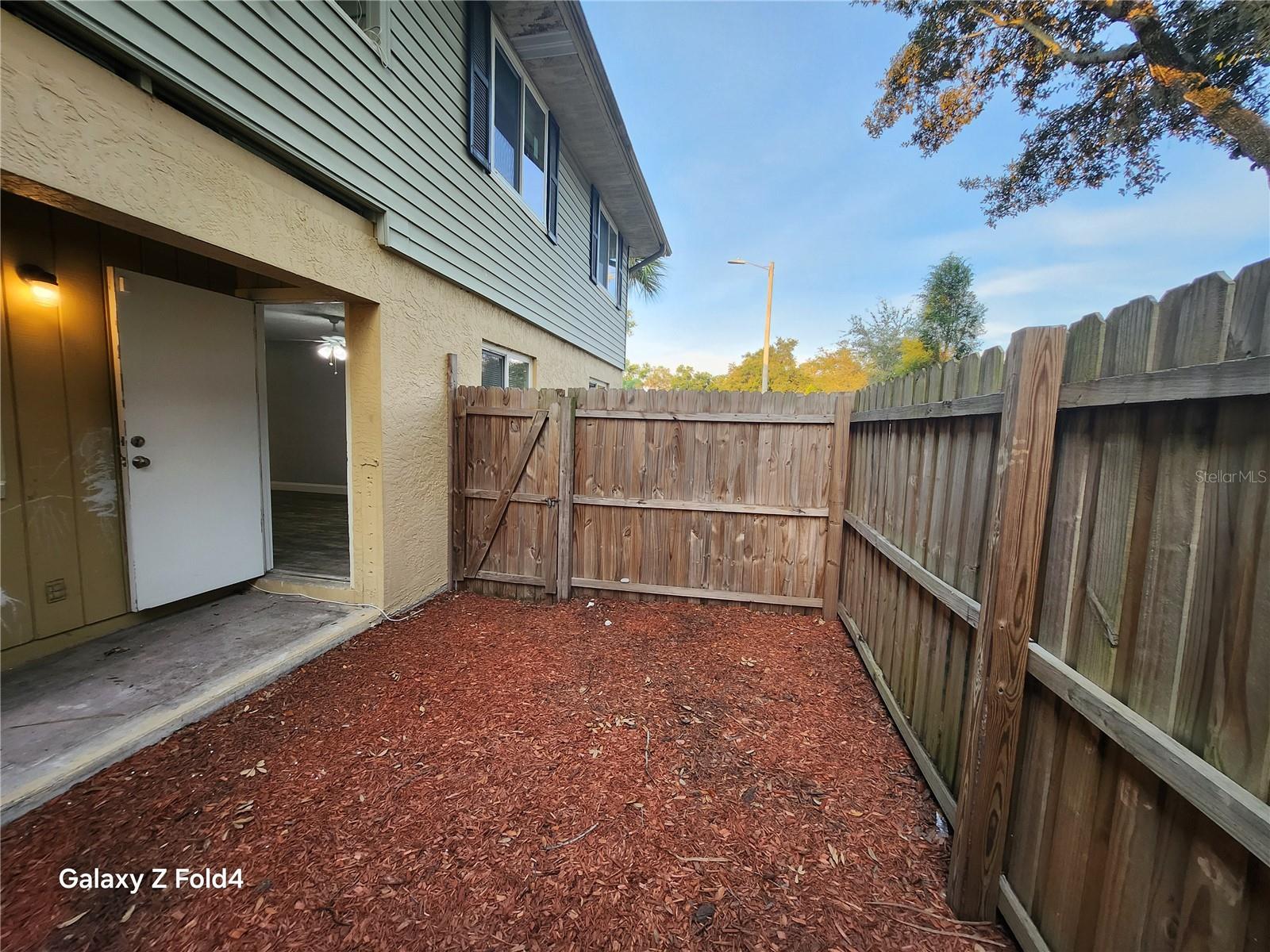 502 GOLDEN RAINTREE PL — photo 17