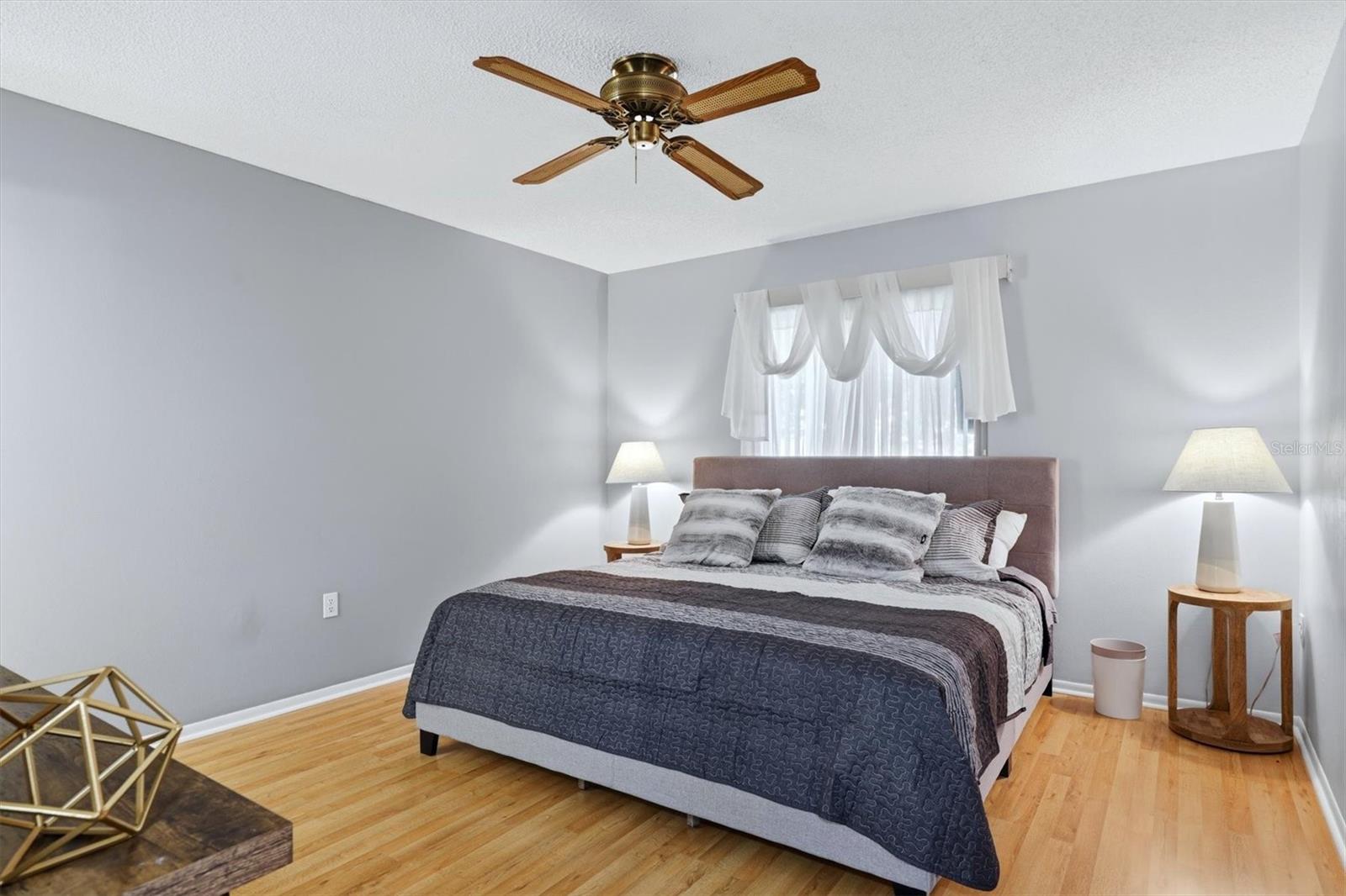 709 HICKORY LN — photo 27
