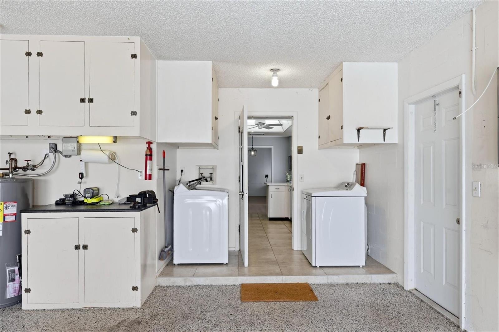 709 HICKORY LN — photo 39