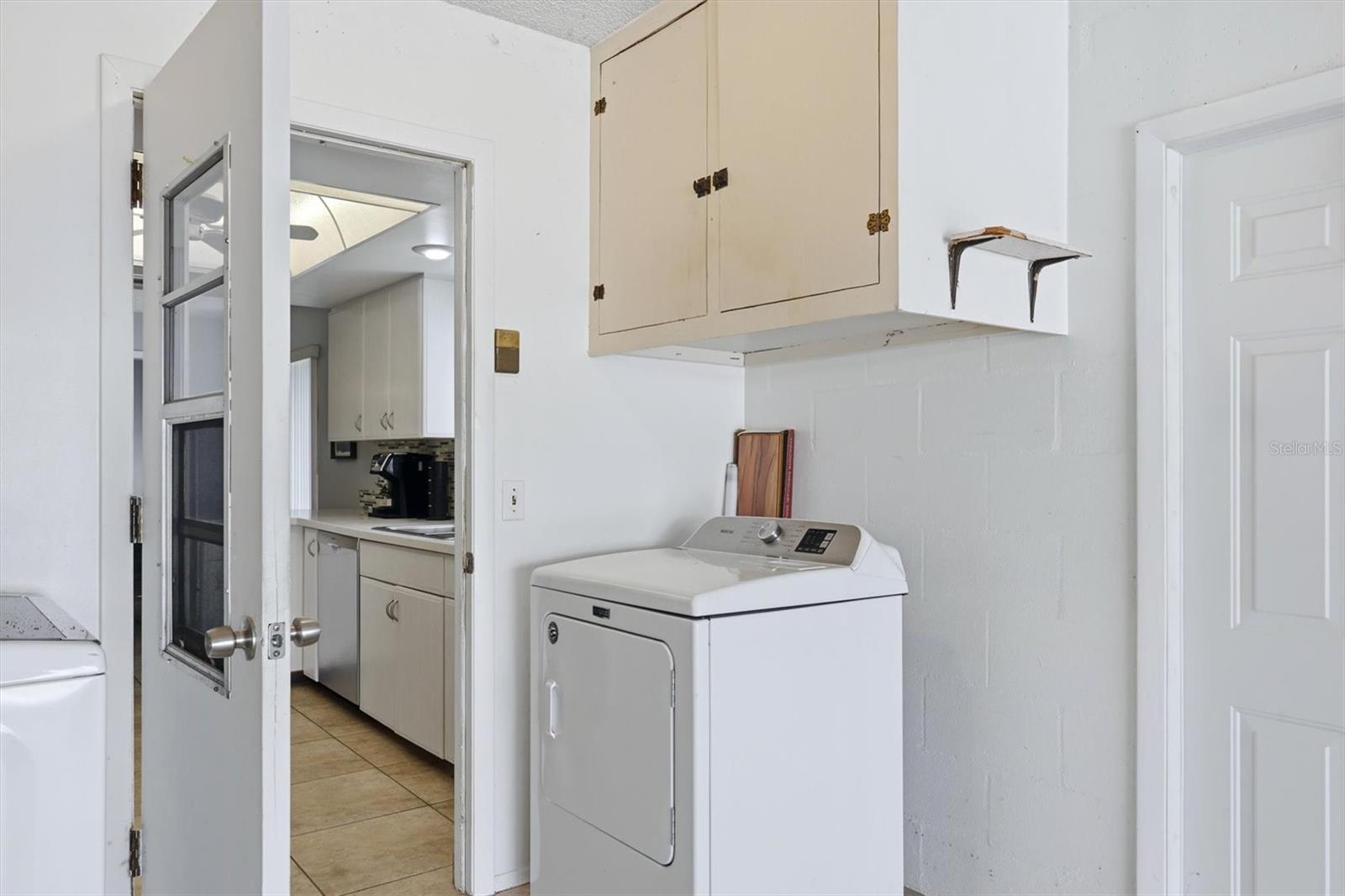 709 HICKORY LN — photo 38