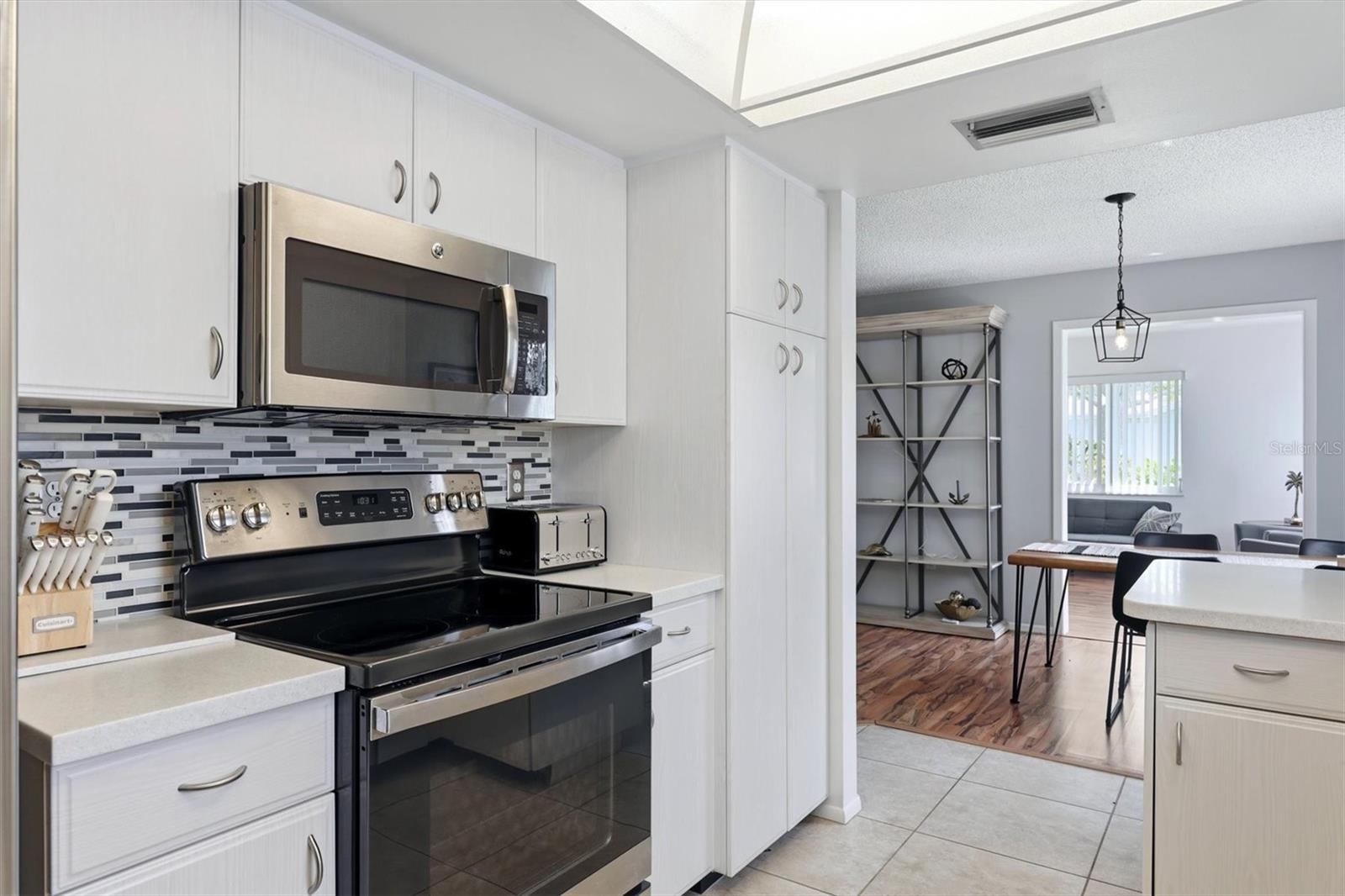 709 HICKORY LN — photo 22