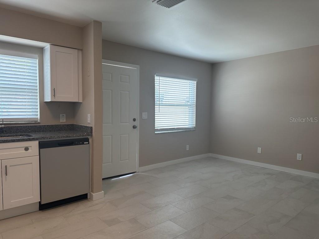 113 S FREMONT AVE #A — photo 5