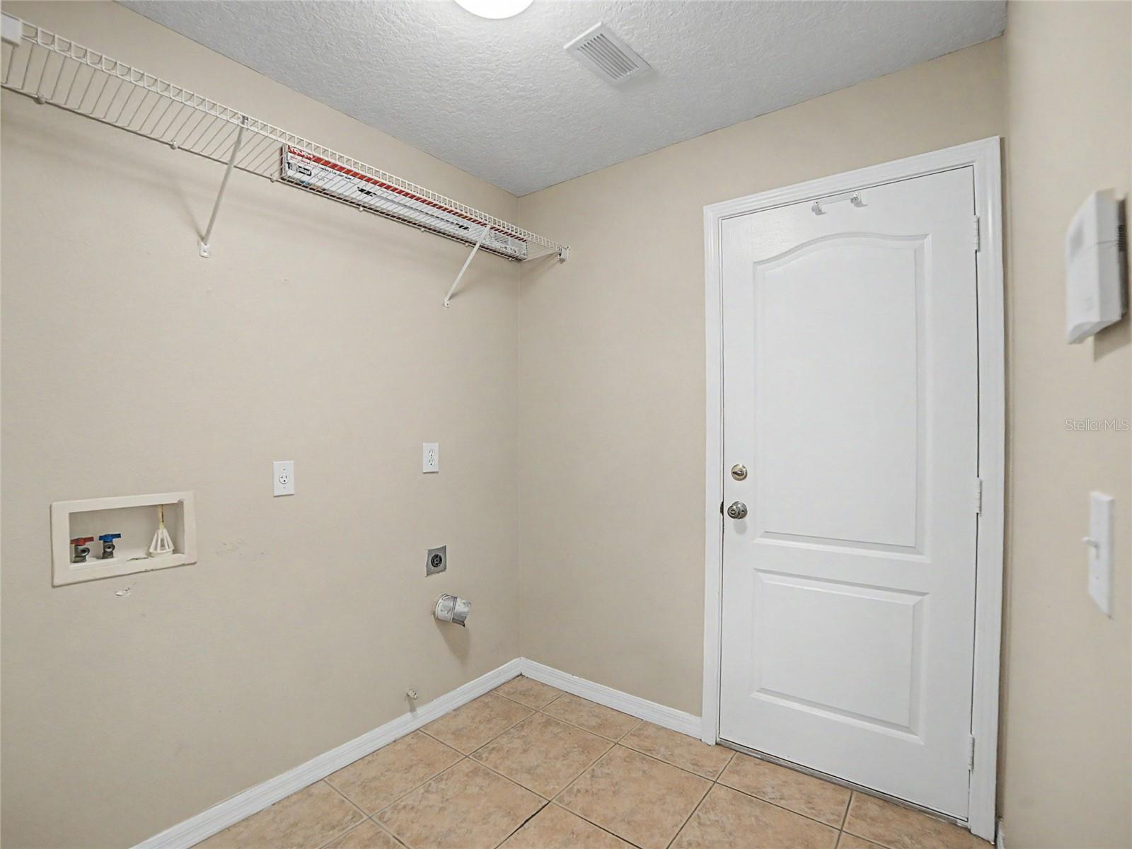 5828 WRENWATER DR — photo 12