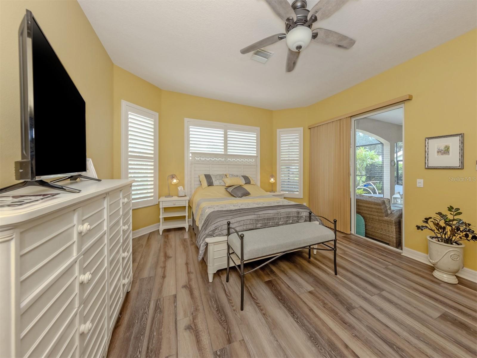 151 COCO PALM DR — photo 25