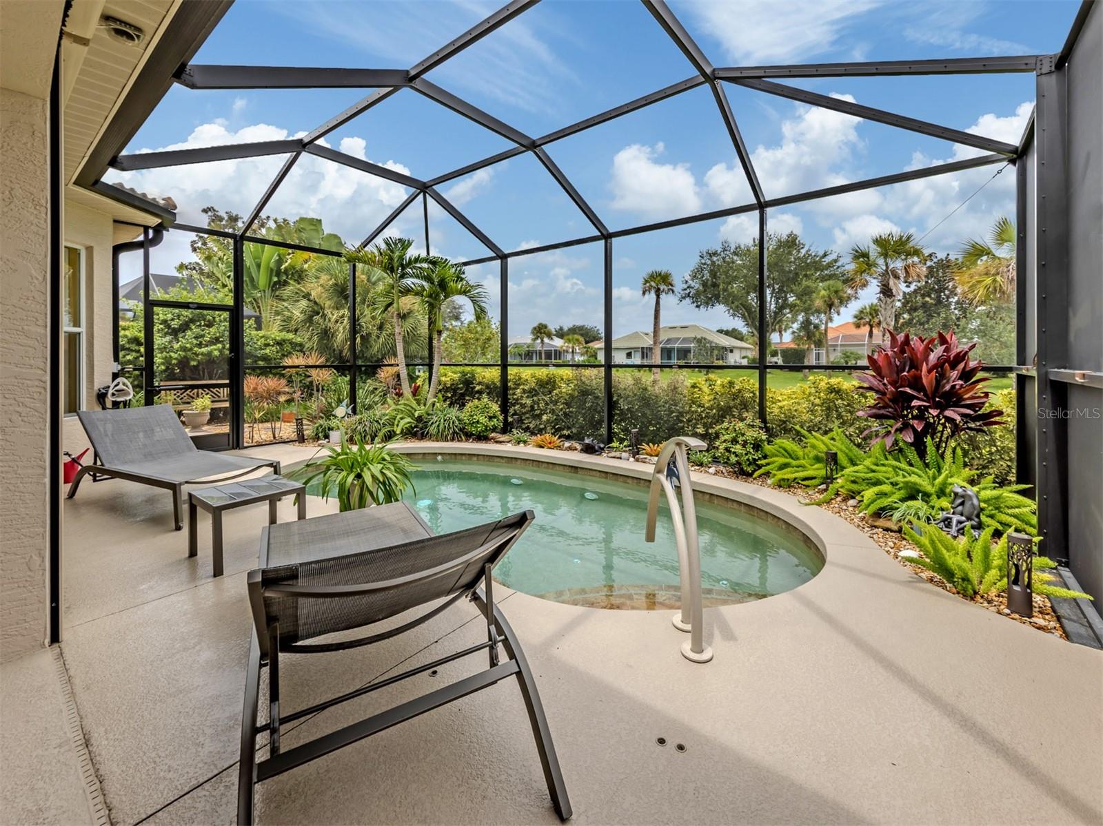 151 COCO PALM DR — photo 28