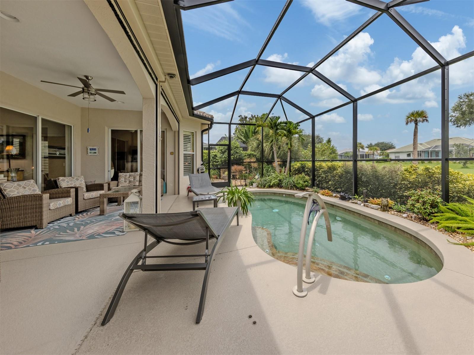 151 COCO PALM DR — photo 29