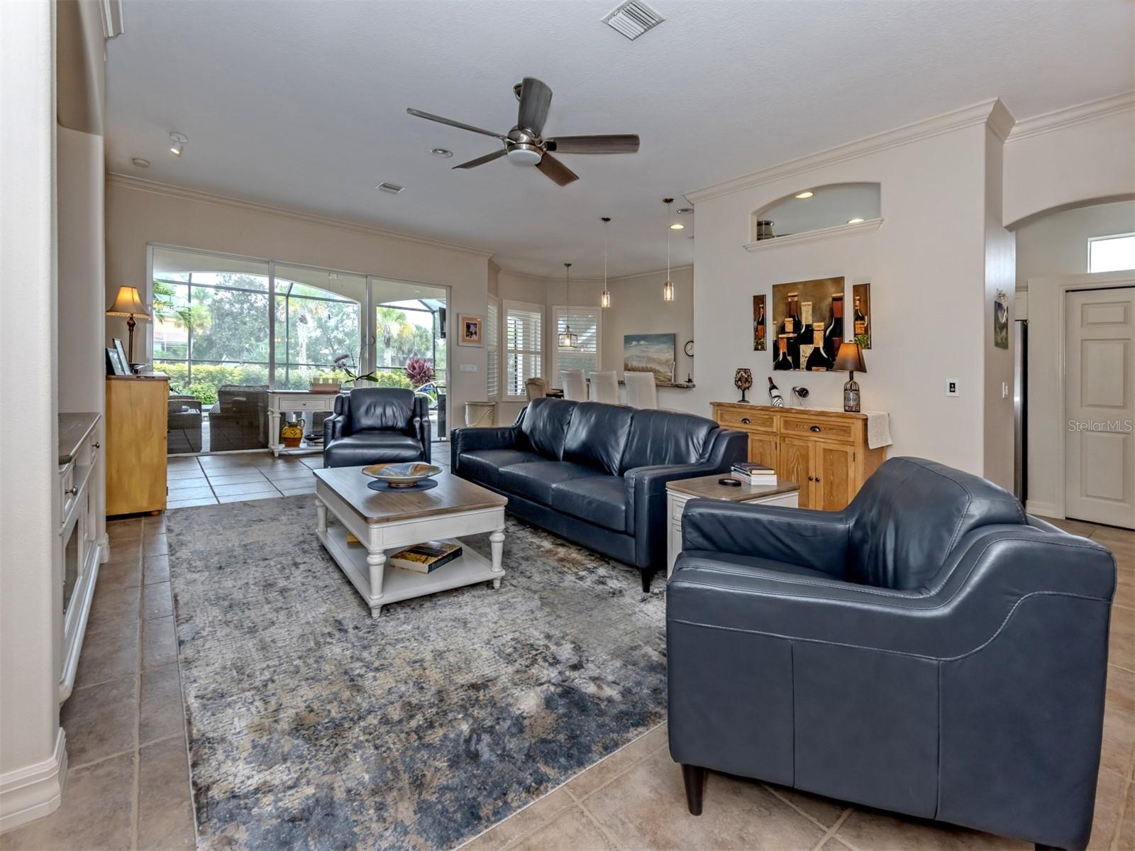 151 COCO PALM DR — photo 4
