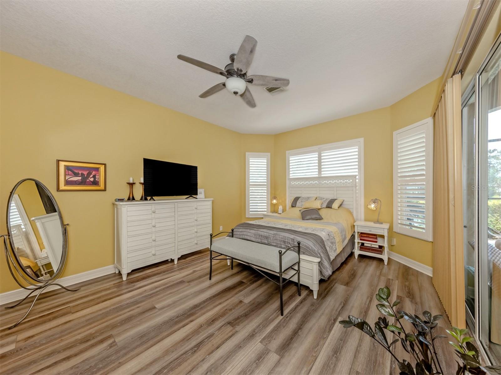 151 COCO PALM DR — photo 24