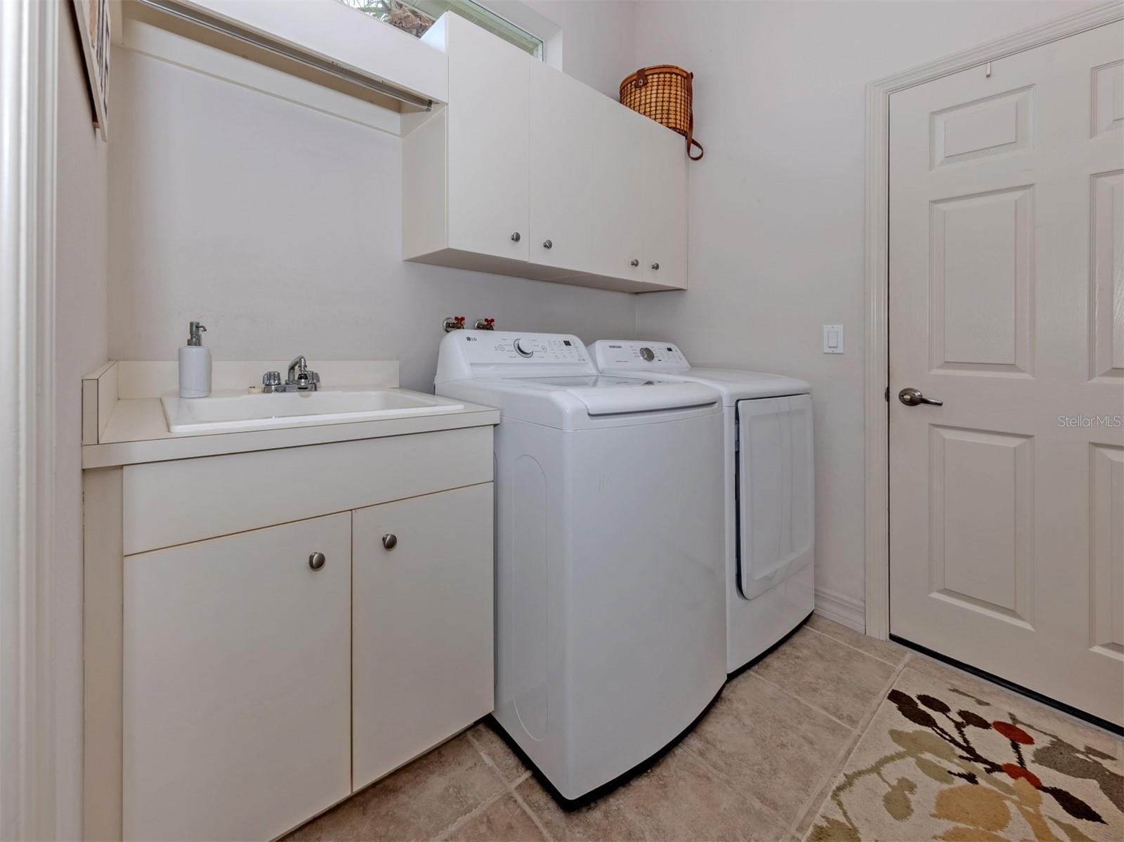 151 COCO PALM DR — photo 27