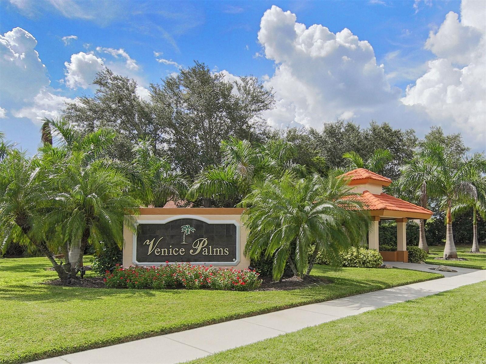 151 COCO PALM DR — photo 33
