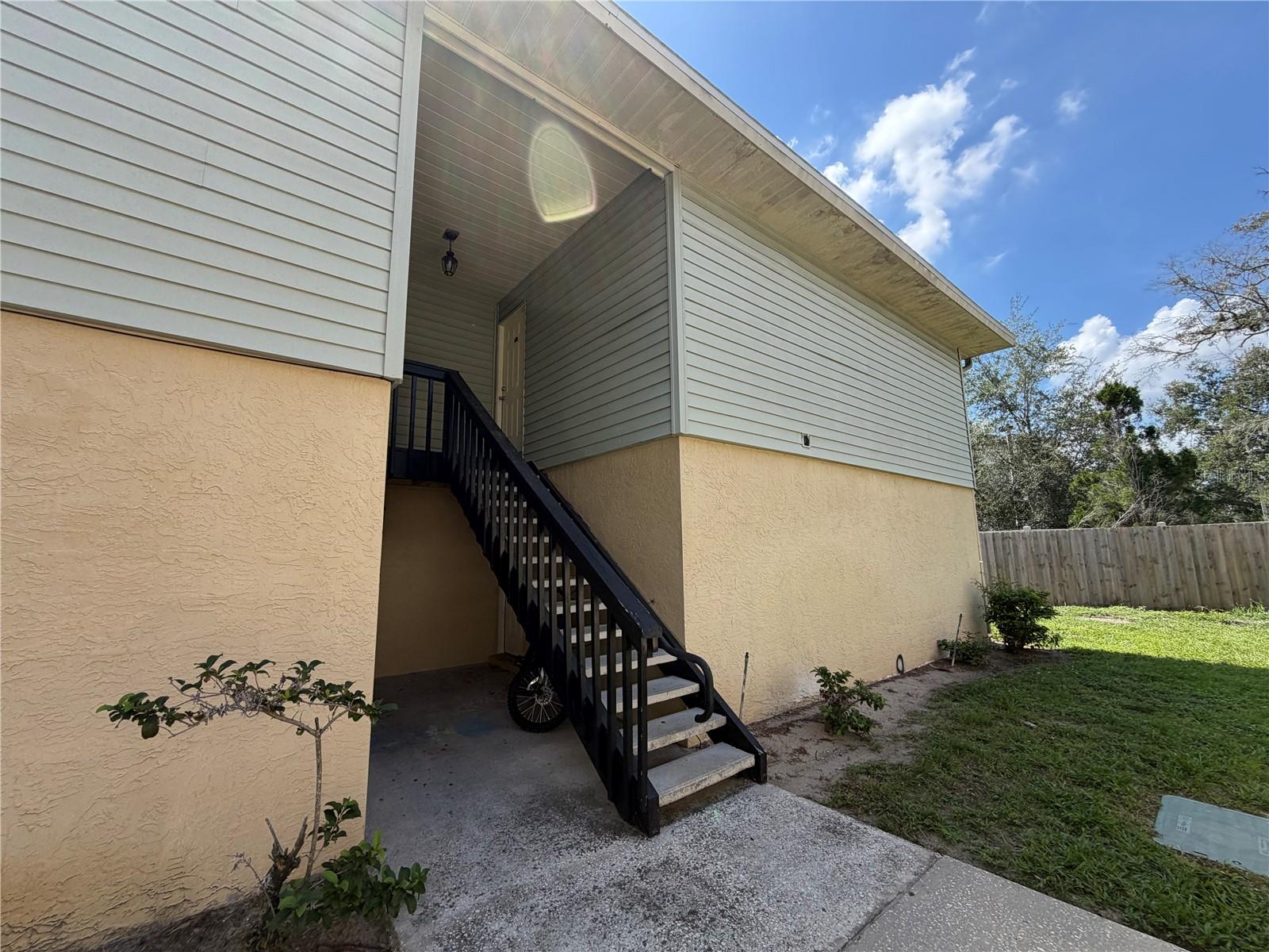 510 GOLDEN RAINTREE PL — photo 2