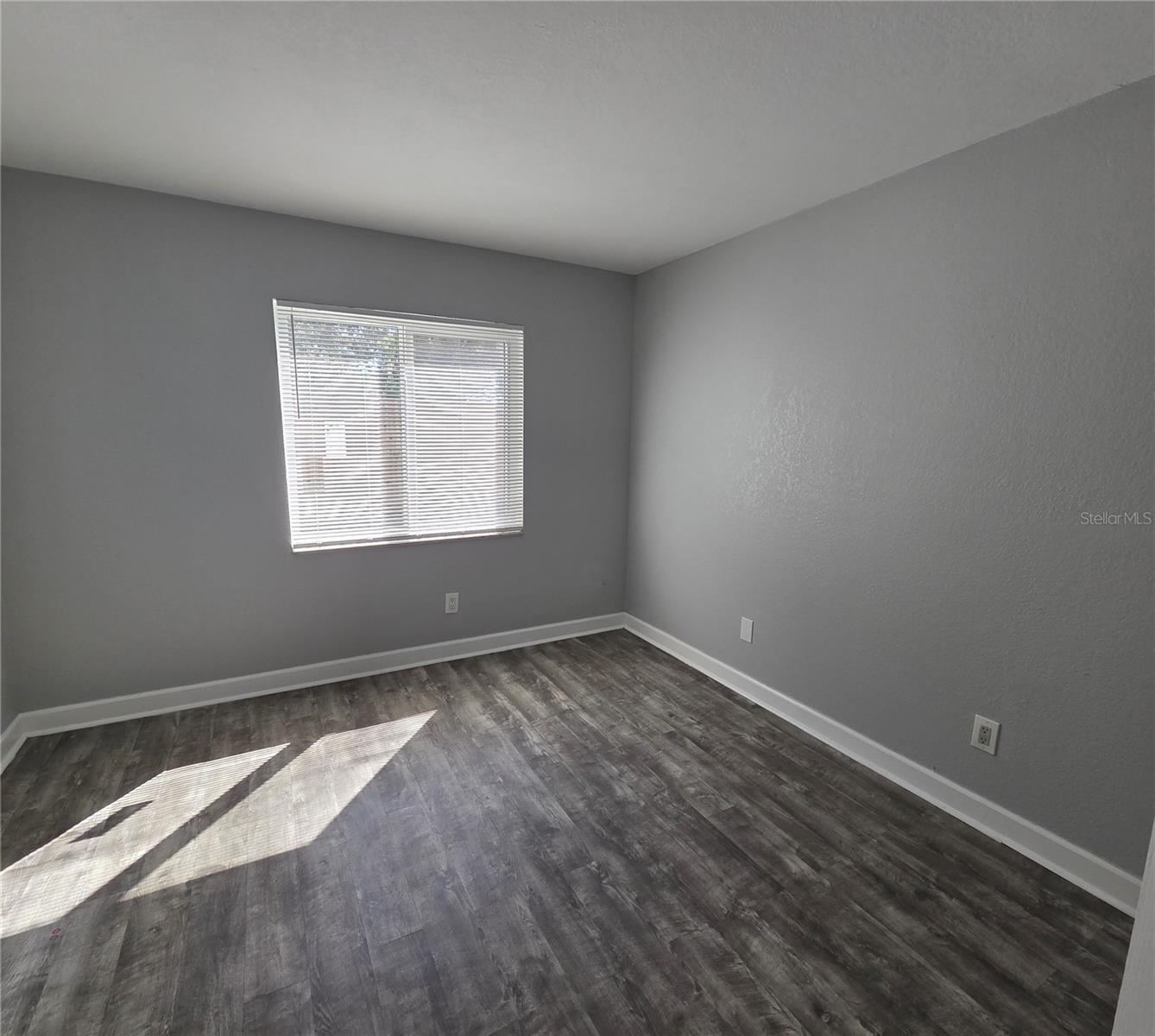 510 GOLDEN RAINTREE PL — photo 18