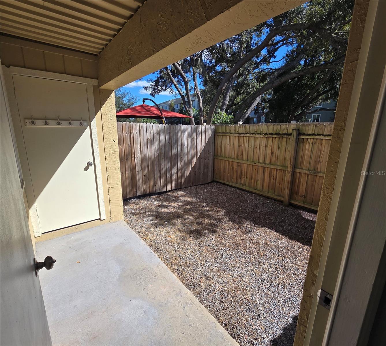 510 GOLDEN RAINTREE PL — photo 15