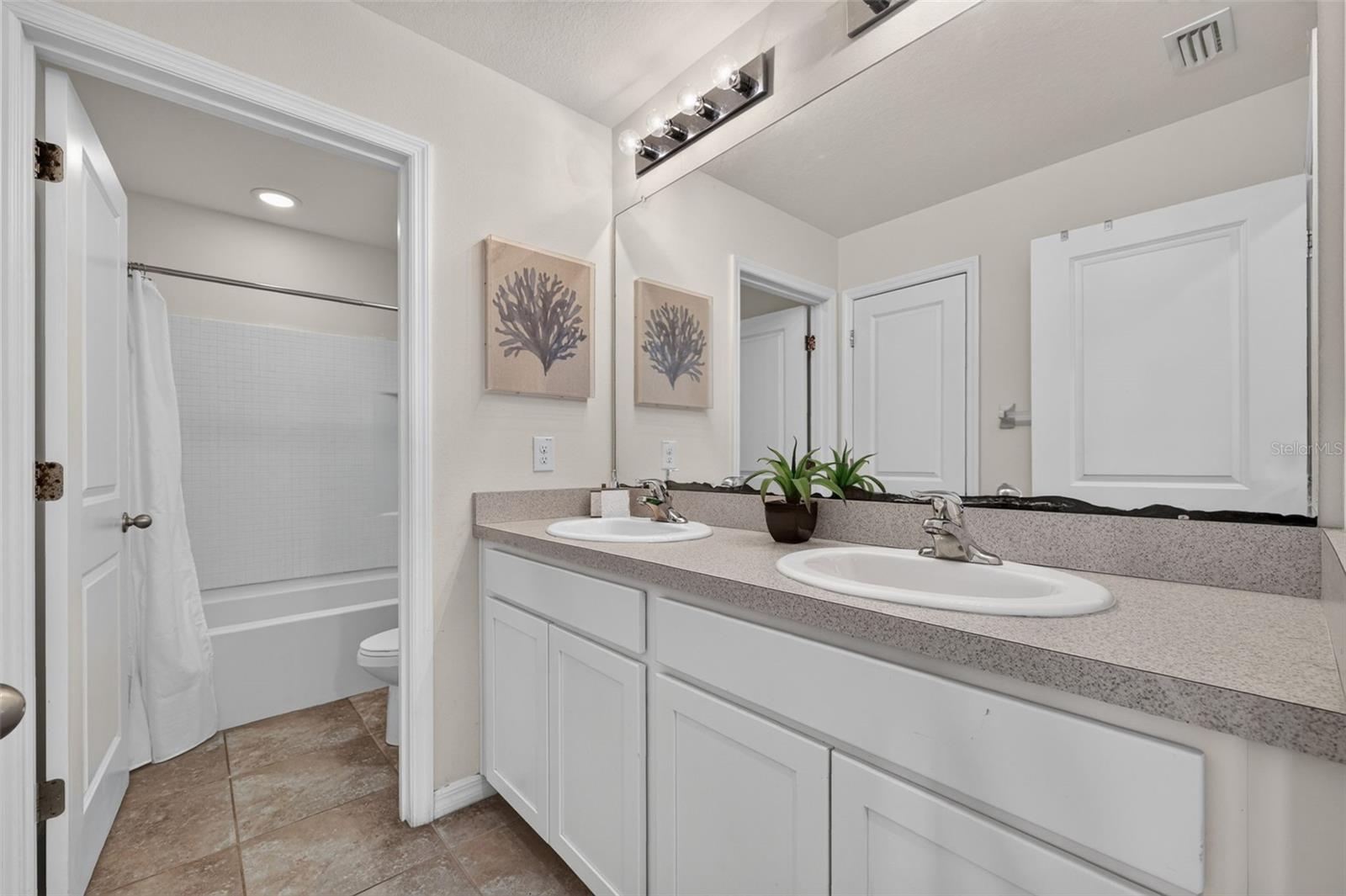 6541 DEVESTA LOOP — photo 38