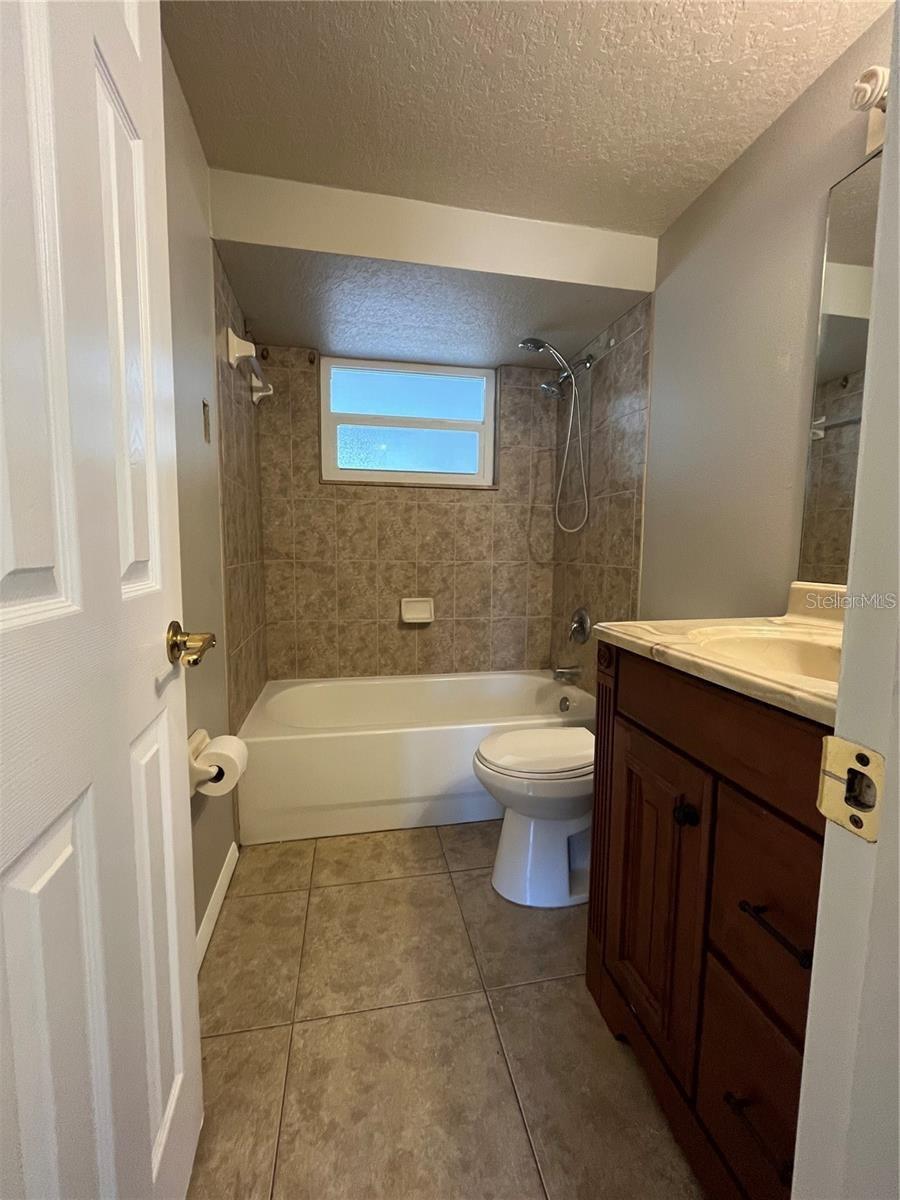 7407 UNIVERSITY DR — photo 13