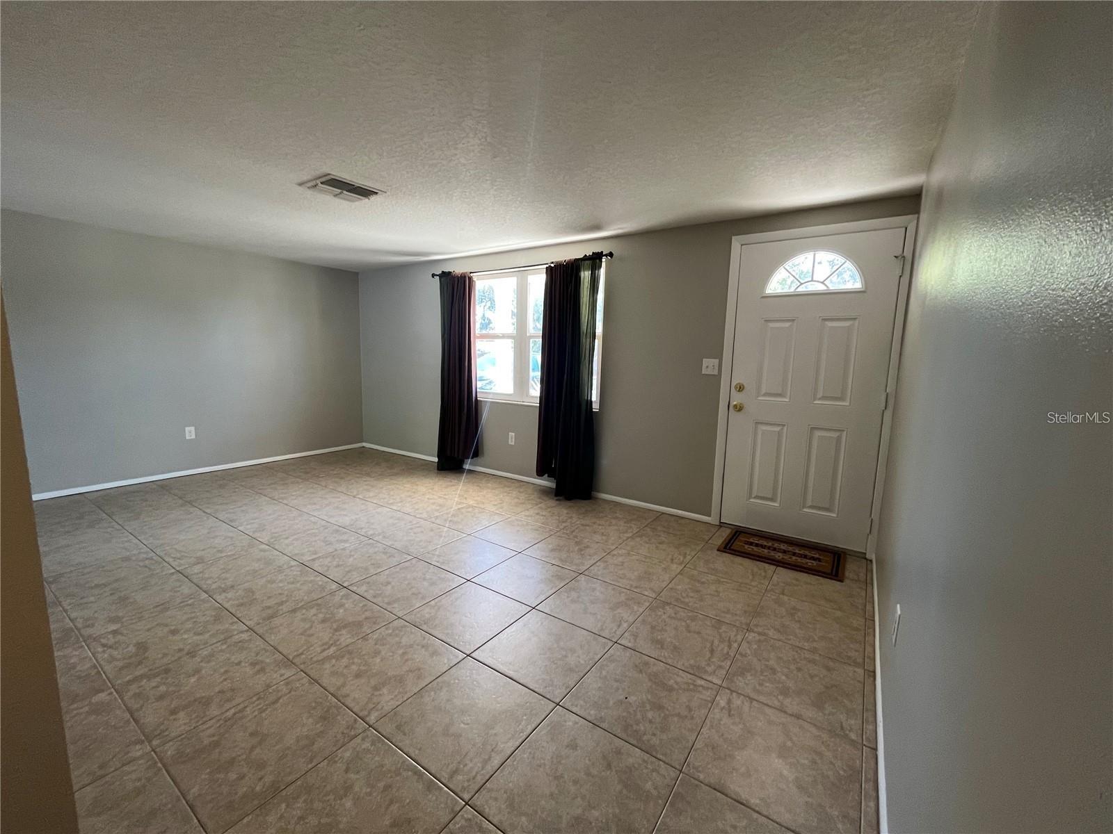 7407 UNIVERSITY DR — photo 7