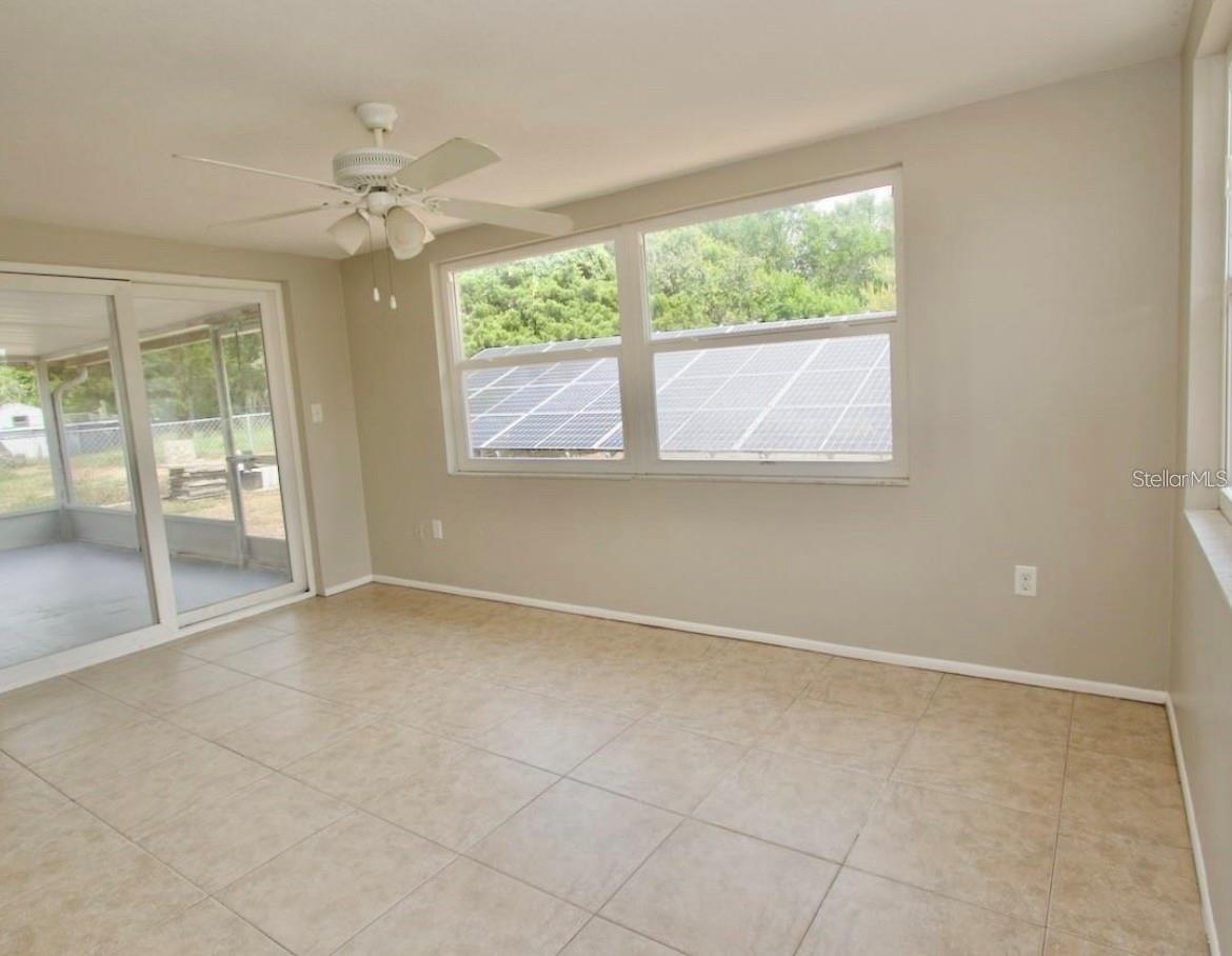 7407 UNIVERSITY DR — photo 12