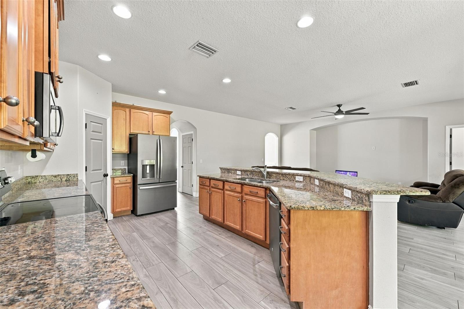 3403 WALDEN RESERVE DR — photo 33