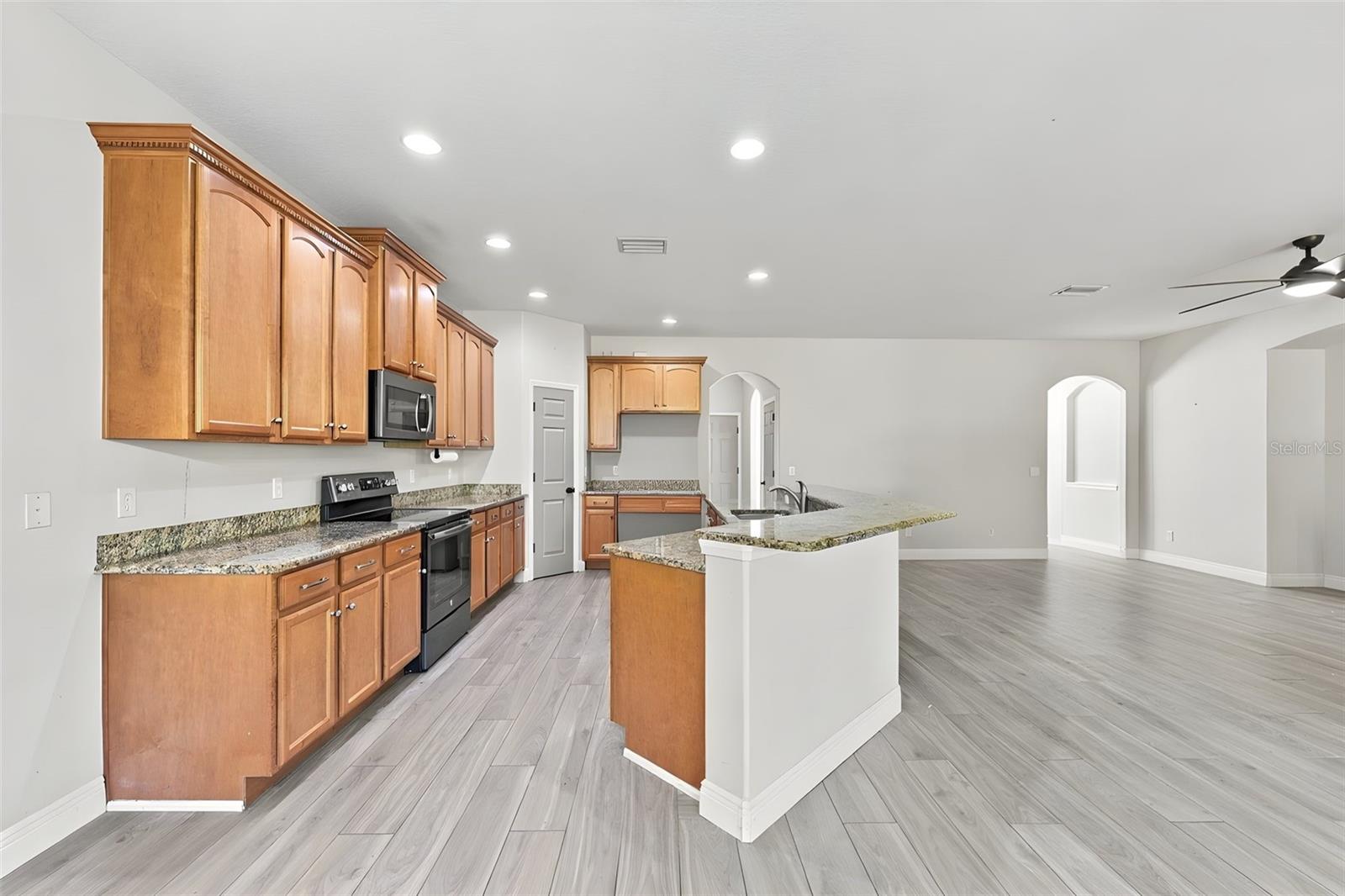 3403 WALDEN RESERVE DR — photo 12