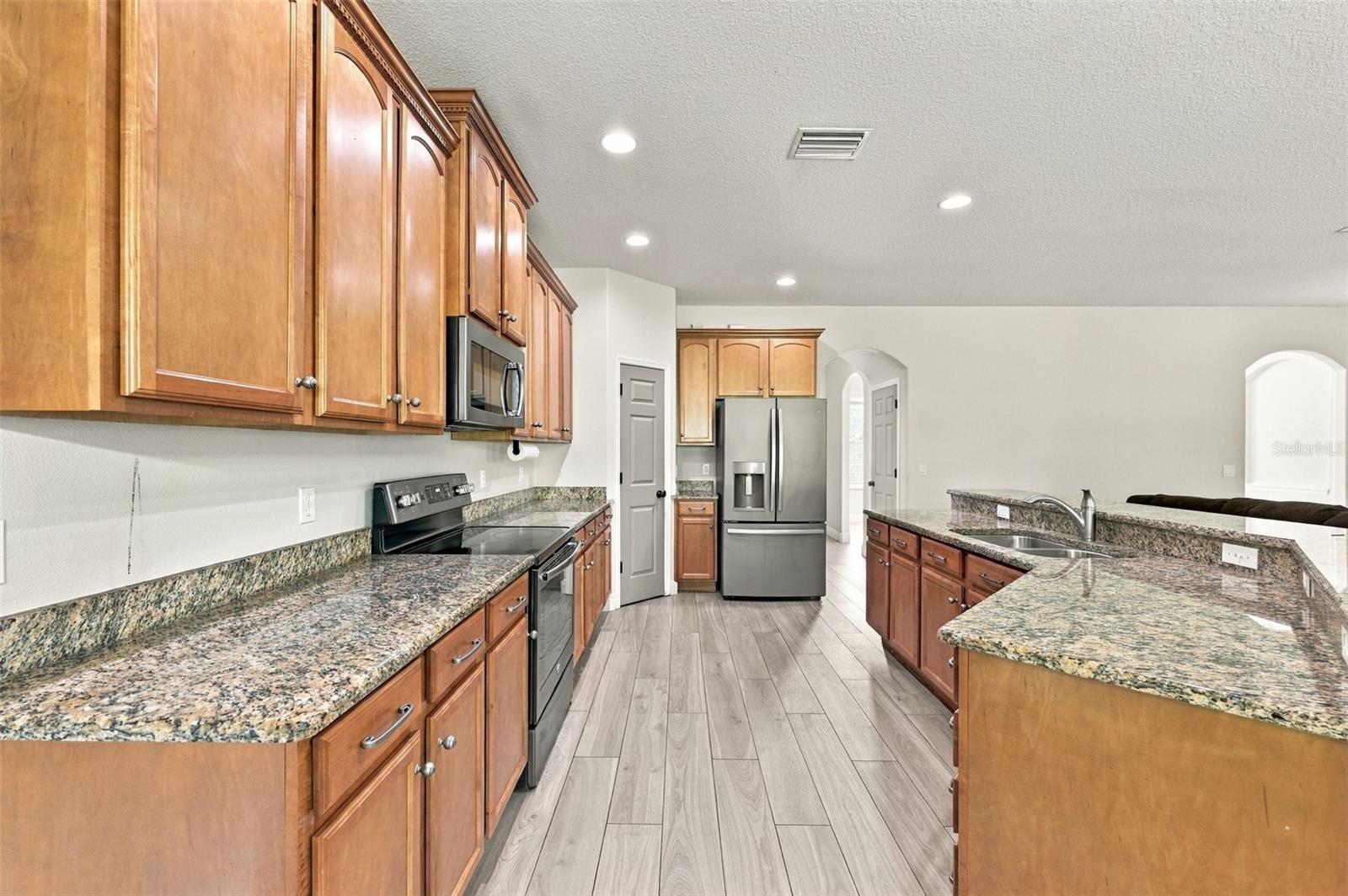 3403 WALDEN RESERVE DR — photo 32