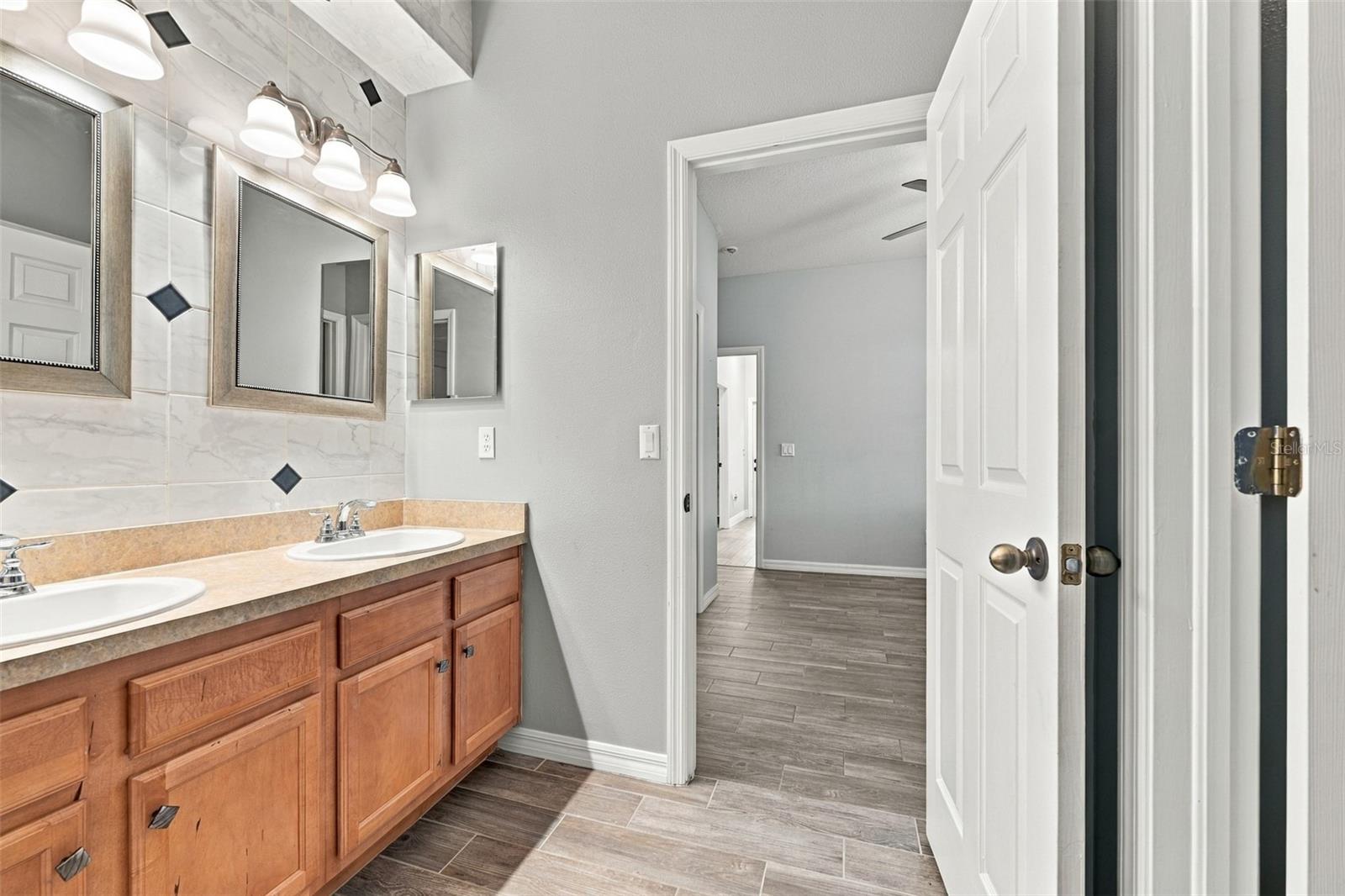3403 WALDEN RESERVE DR — photo 22