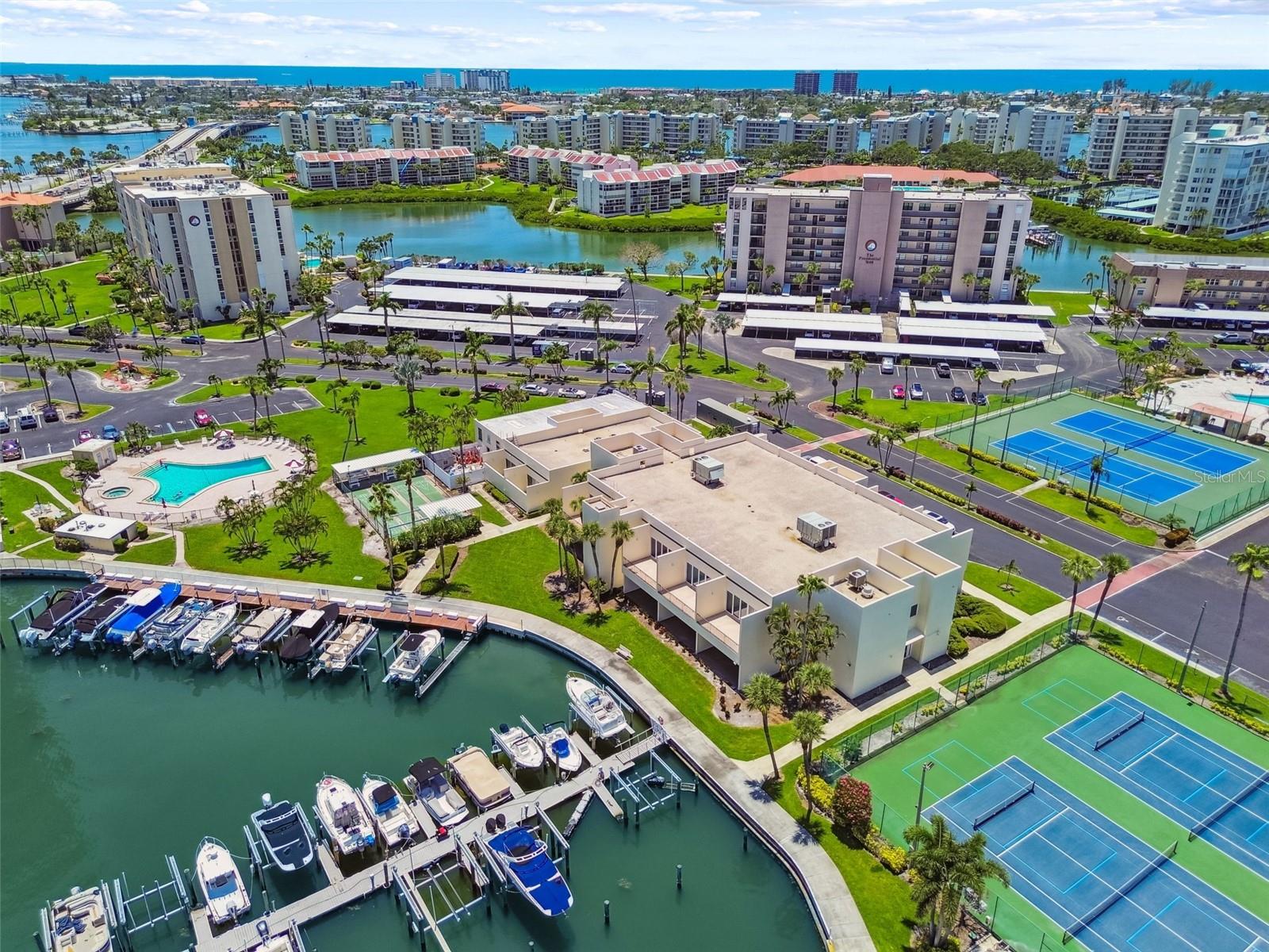 7400 SUN ISLAND DR S #411 — photo 41