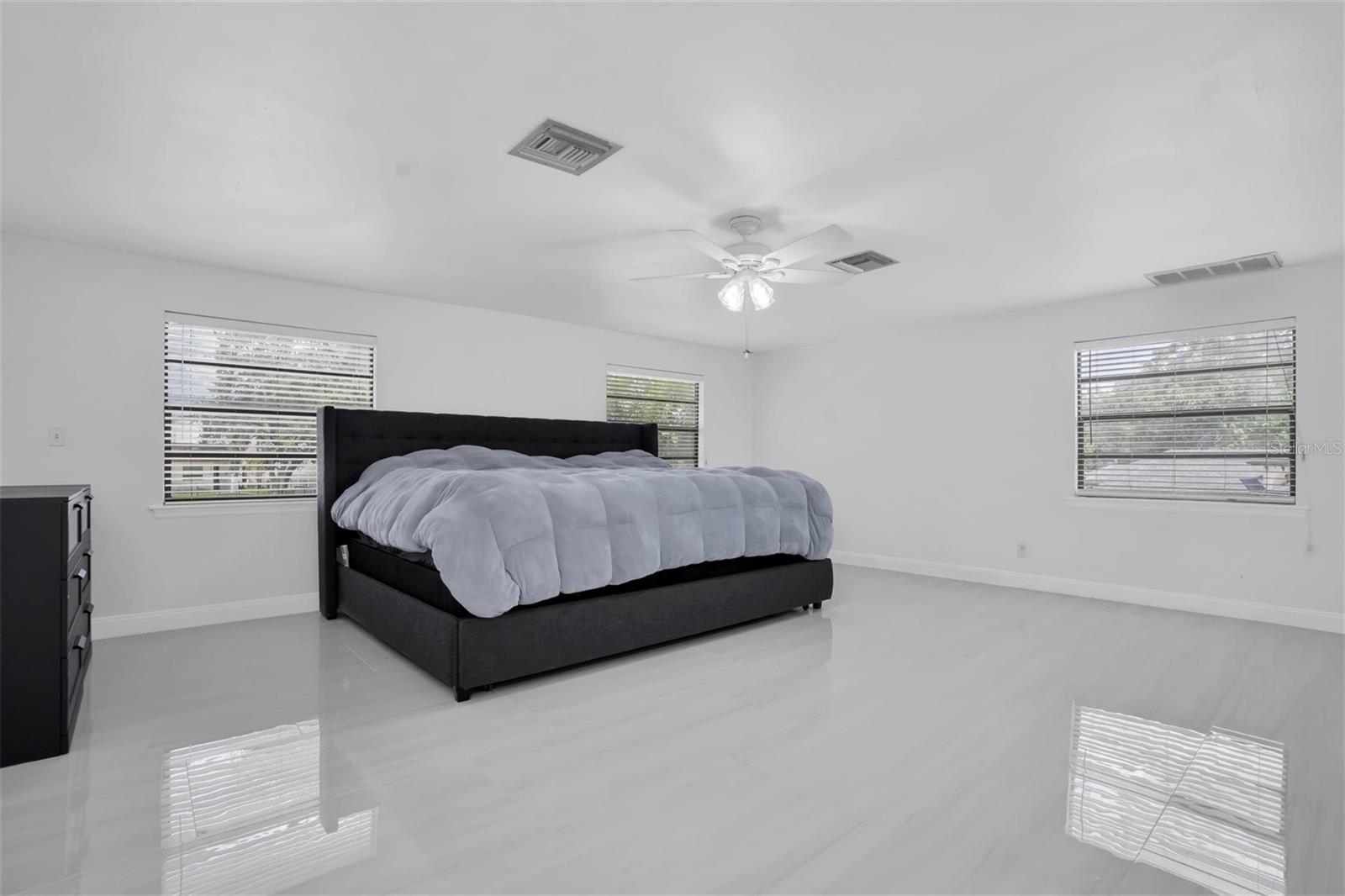 12409 N BOULEVARD — photo 22