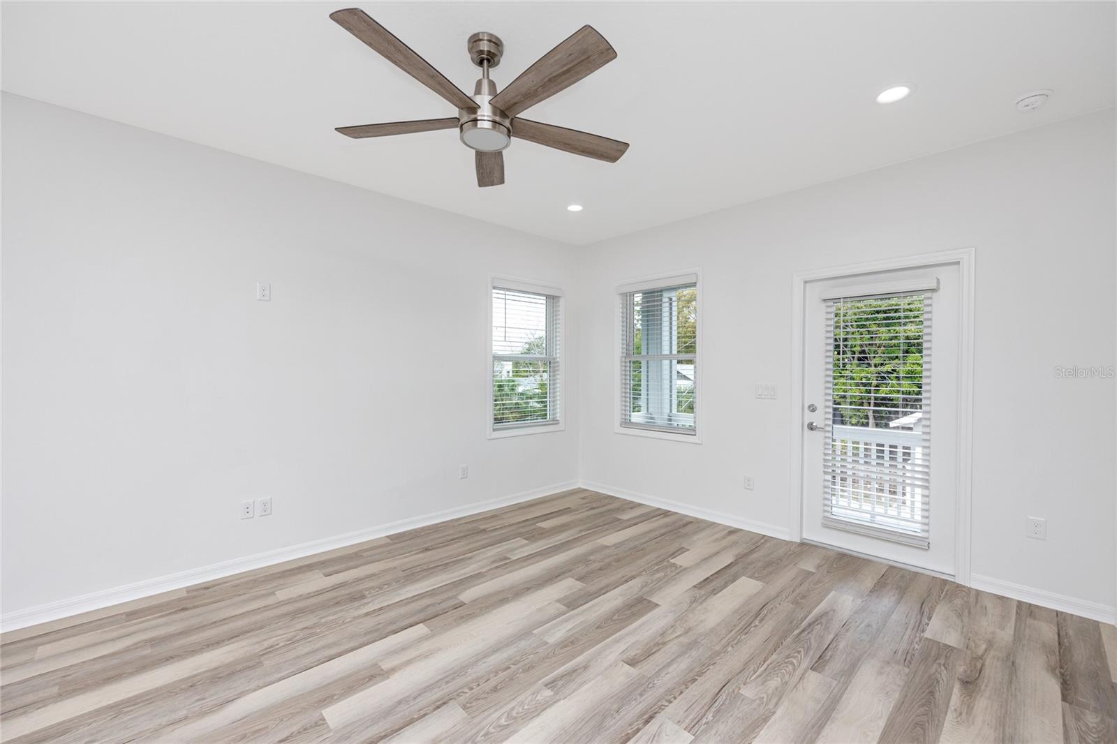 915 E 15TH AVE #2 — photo 8