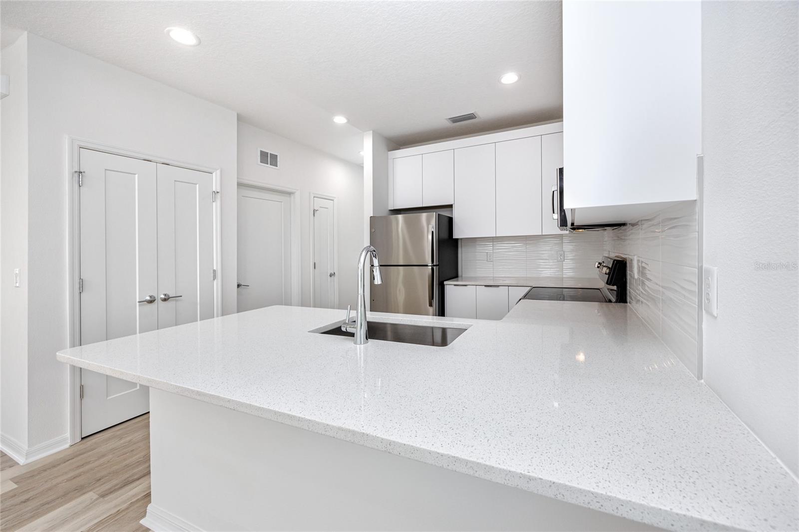 915 E 15TH AVE #2 — photo 14
