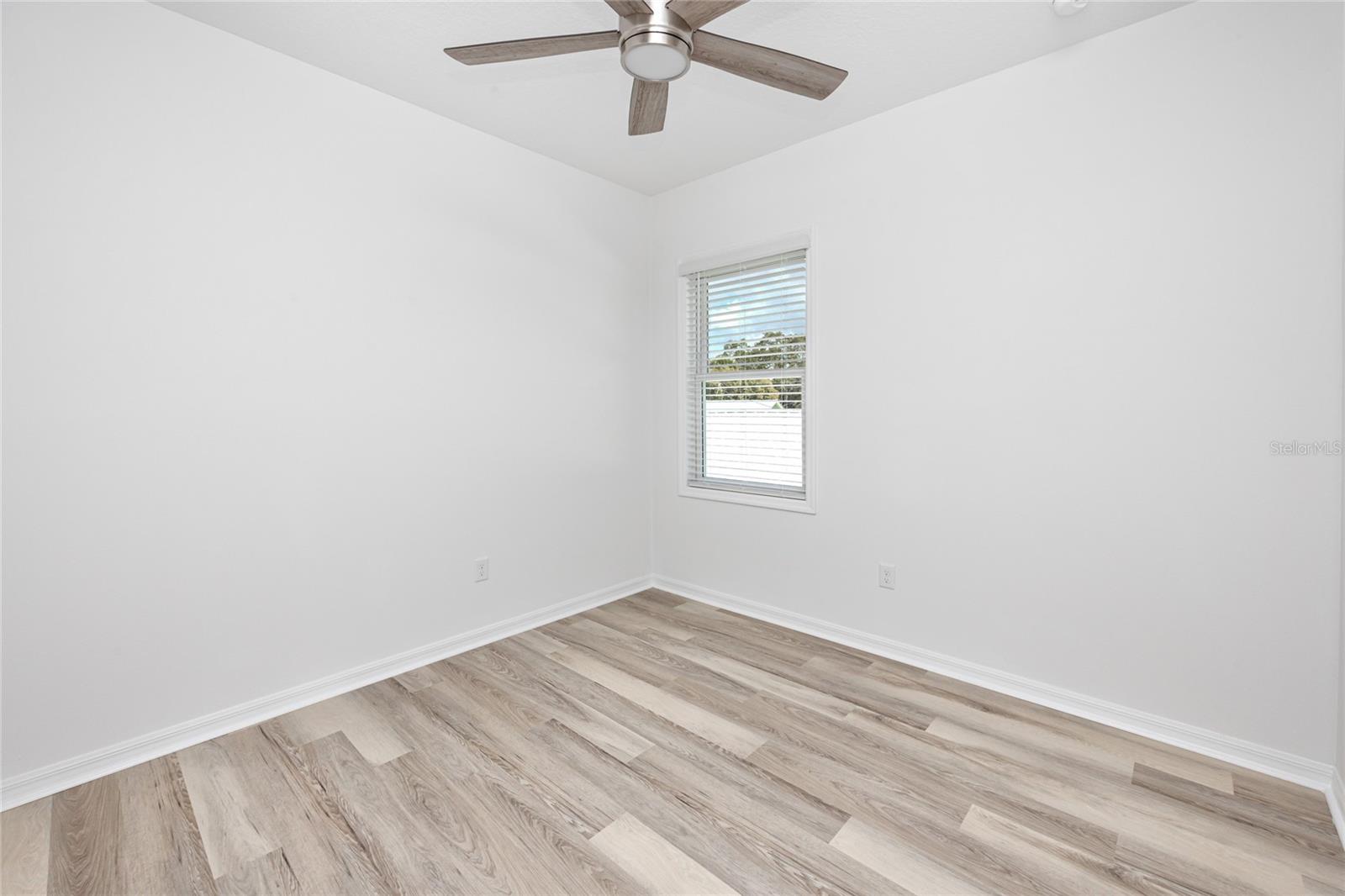 915 E 15TH AVE #2 — photo 27