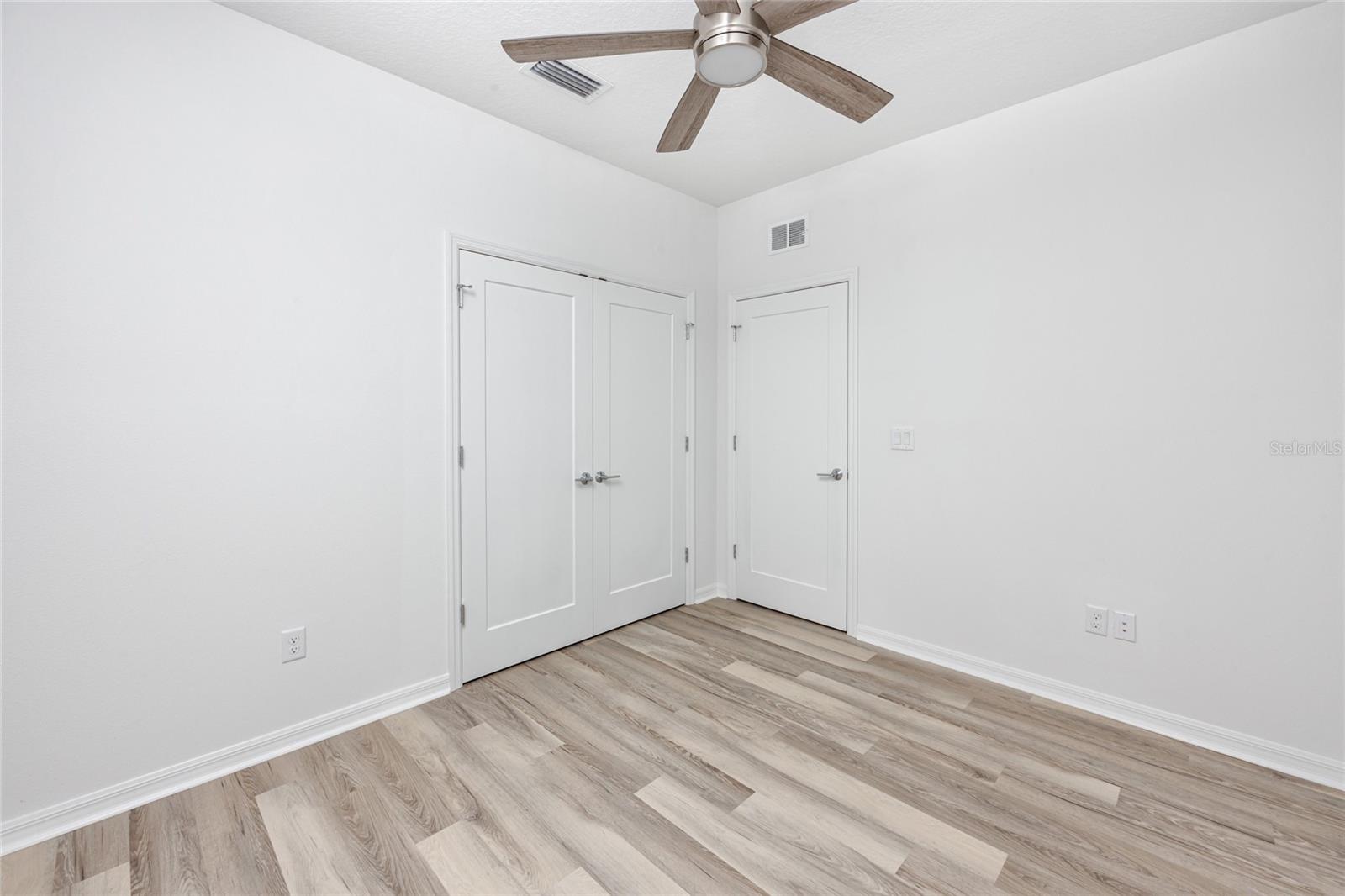 915 E 15TH AVE #2 — photo 23