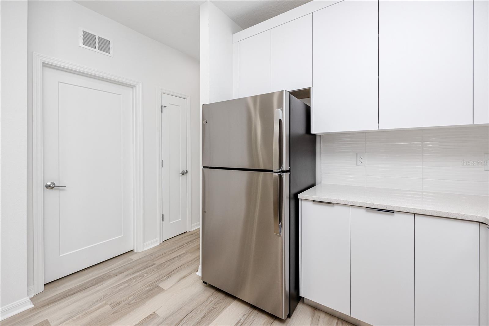 915 E 15TH AVE #2 — photo 19