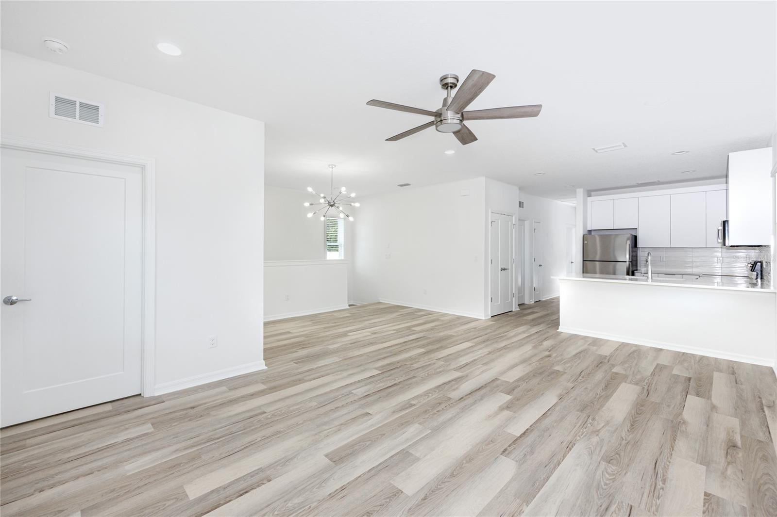 915 E 15TH AVE #2 — photo 12