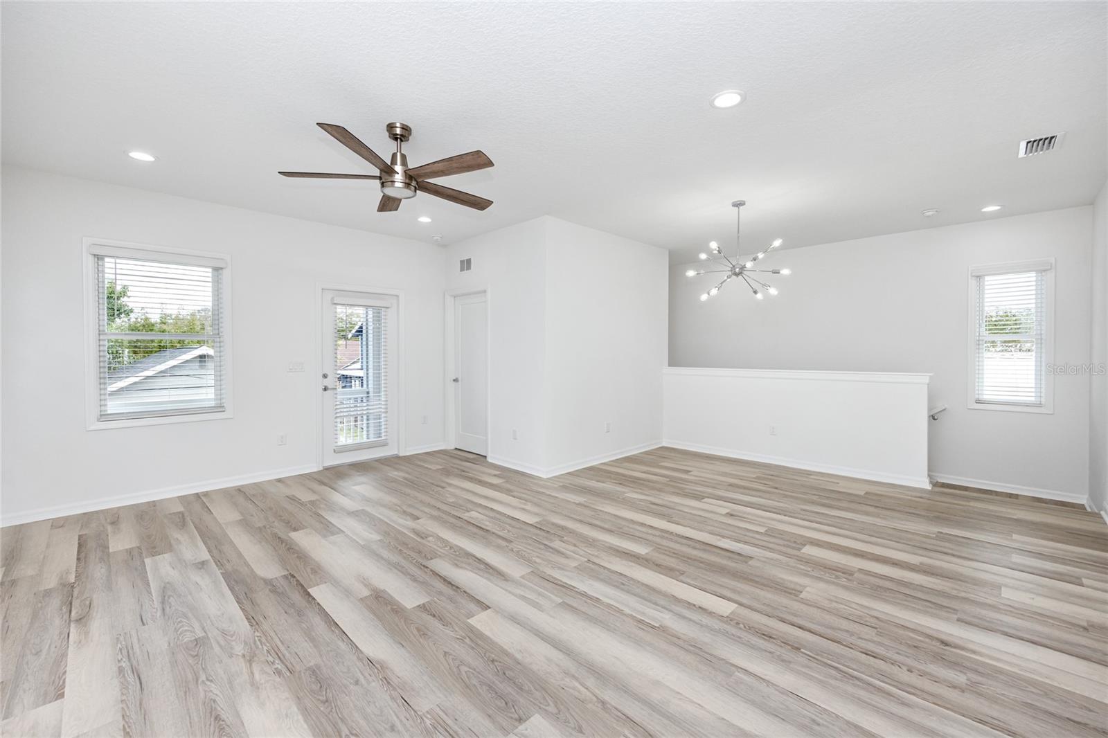 915 E 15TH AVE #2 — photo 11